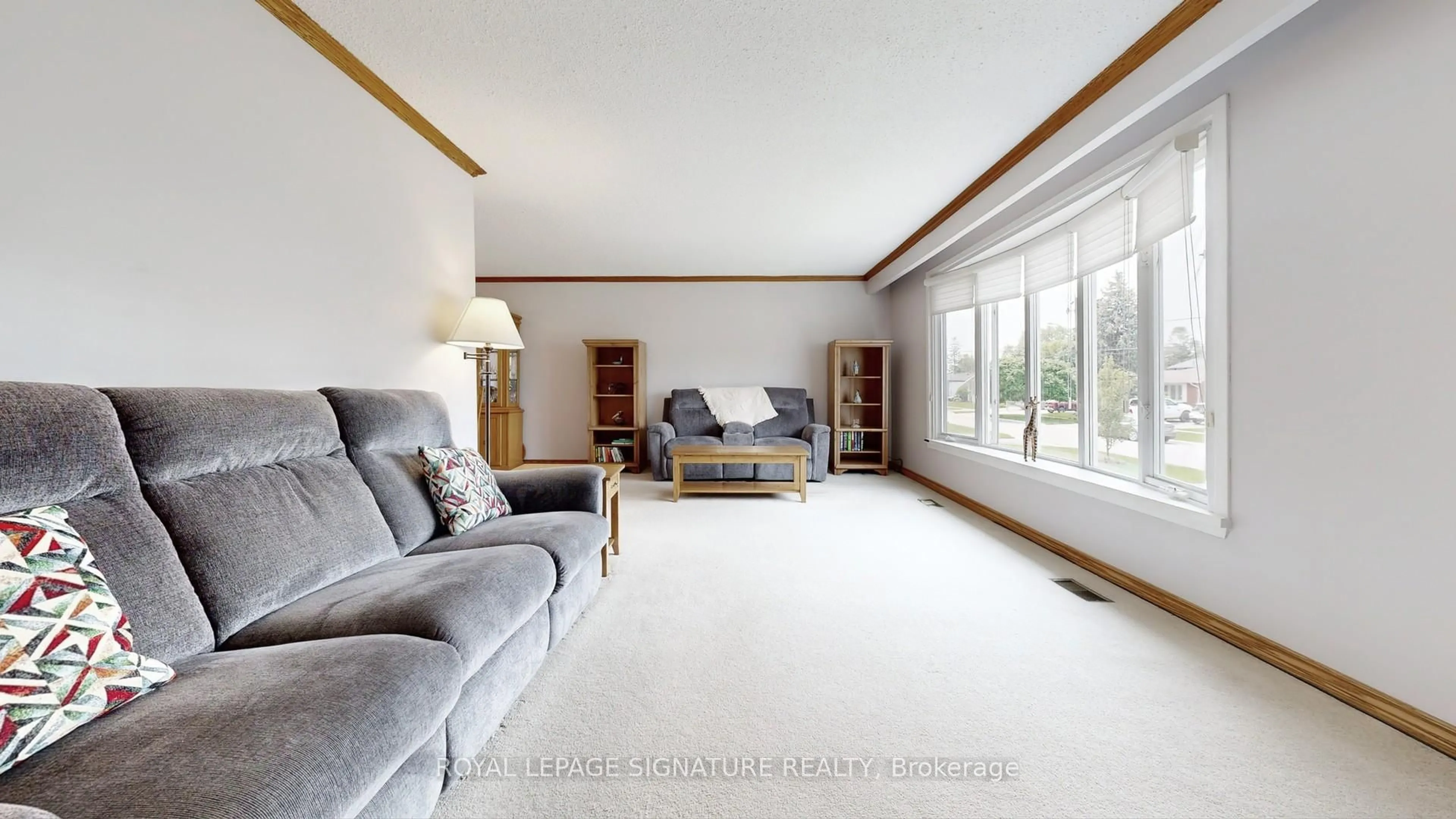 Living room with furniture, unknown for 805 Batory Ave, Pickering Ontario L1W 2W5