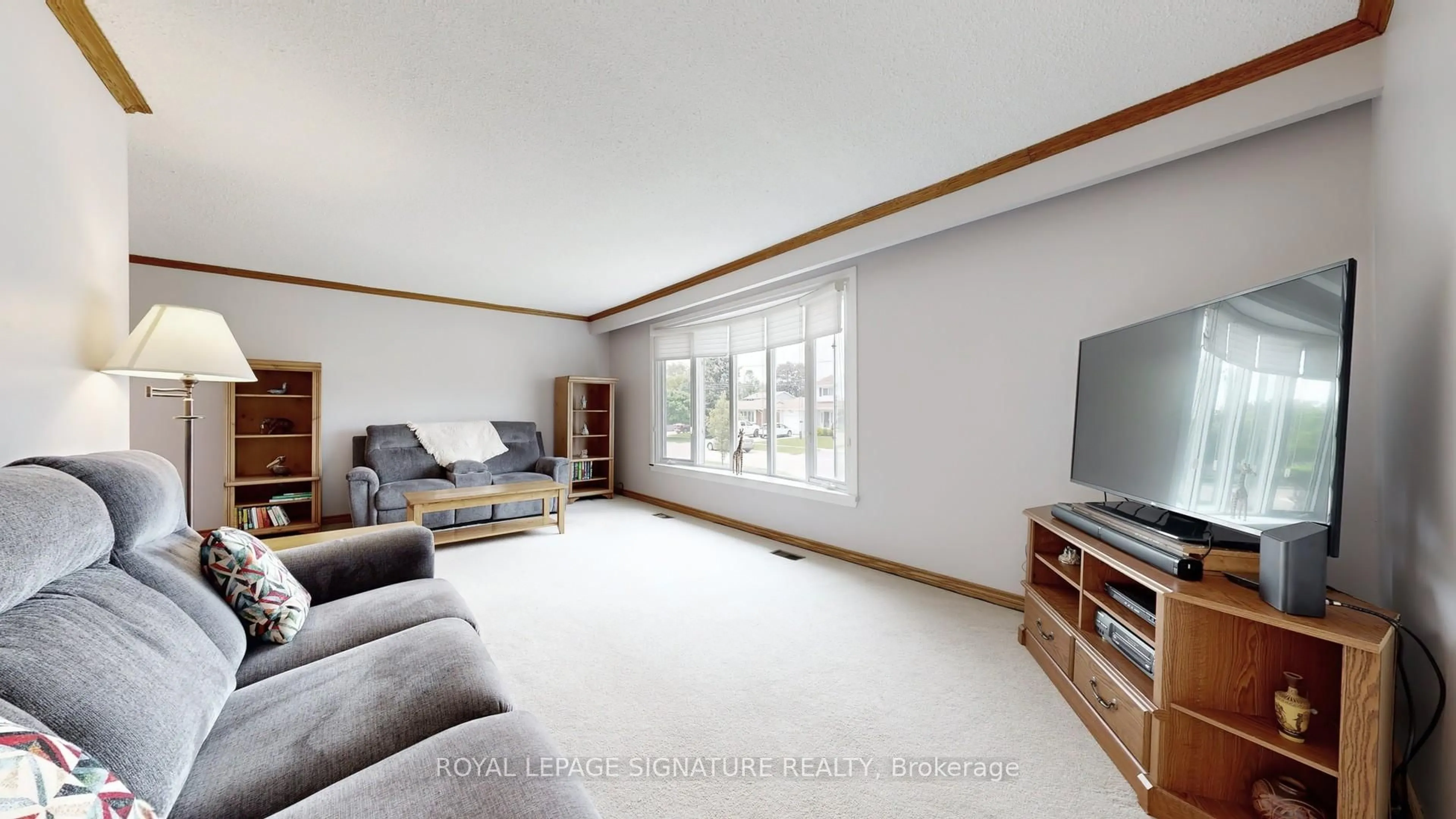 Living room with furniture, unknown for 805 Batory Ave, Pickering Ontario L1W 2W5