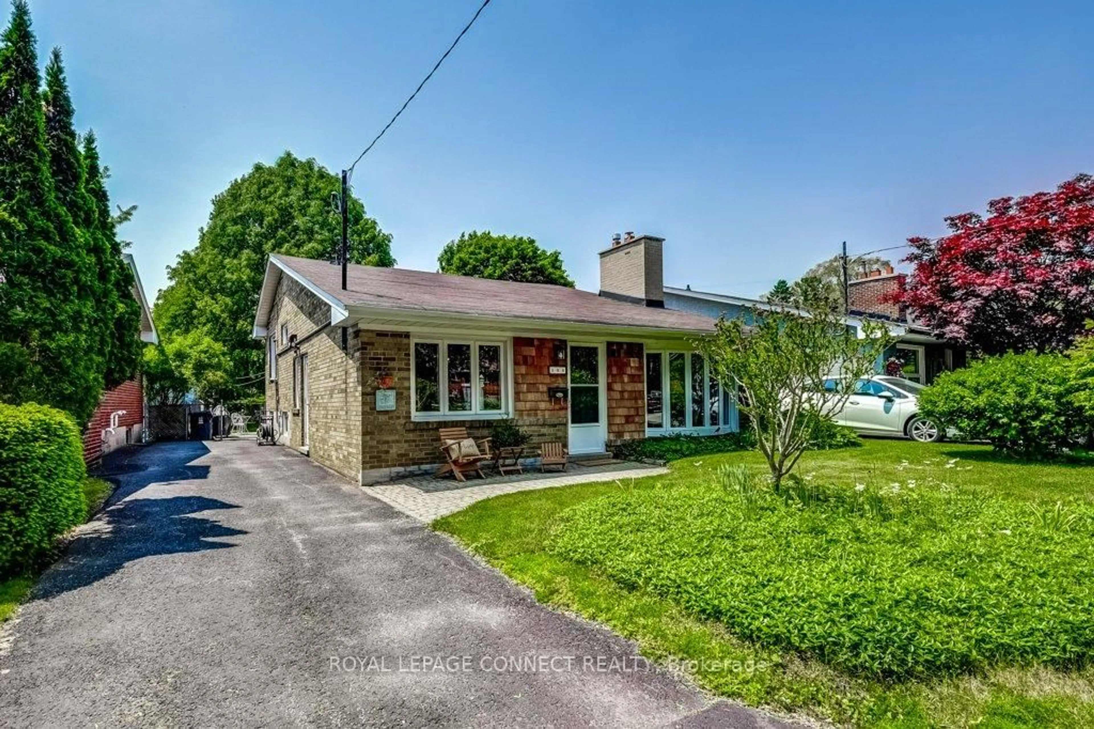 A pic from outside/outdoor area/front of a property/back of a property/a pic from drone, street for 104 Benleigh Dr, Toronto Ontario M1H 1J8
