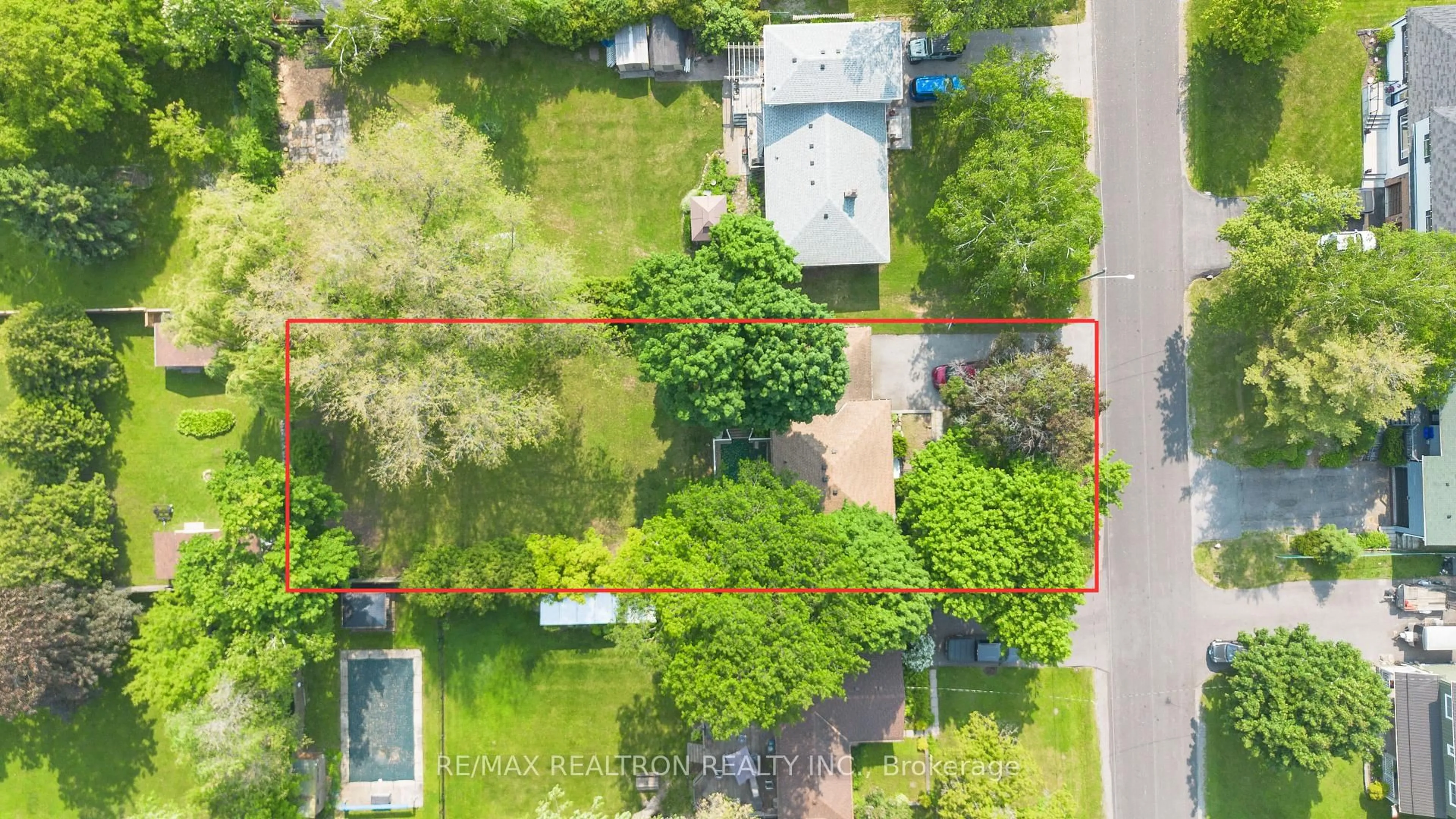 A pic from outside/outdoor area/front of a property/back of a property/a pic from drone, water/lake/river/ocean view for 27 Churchill Ave, Whitby Ontario L1P 1K2
