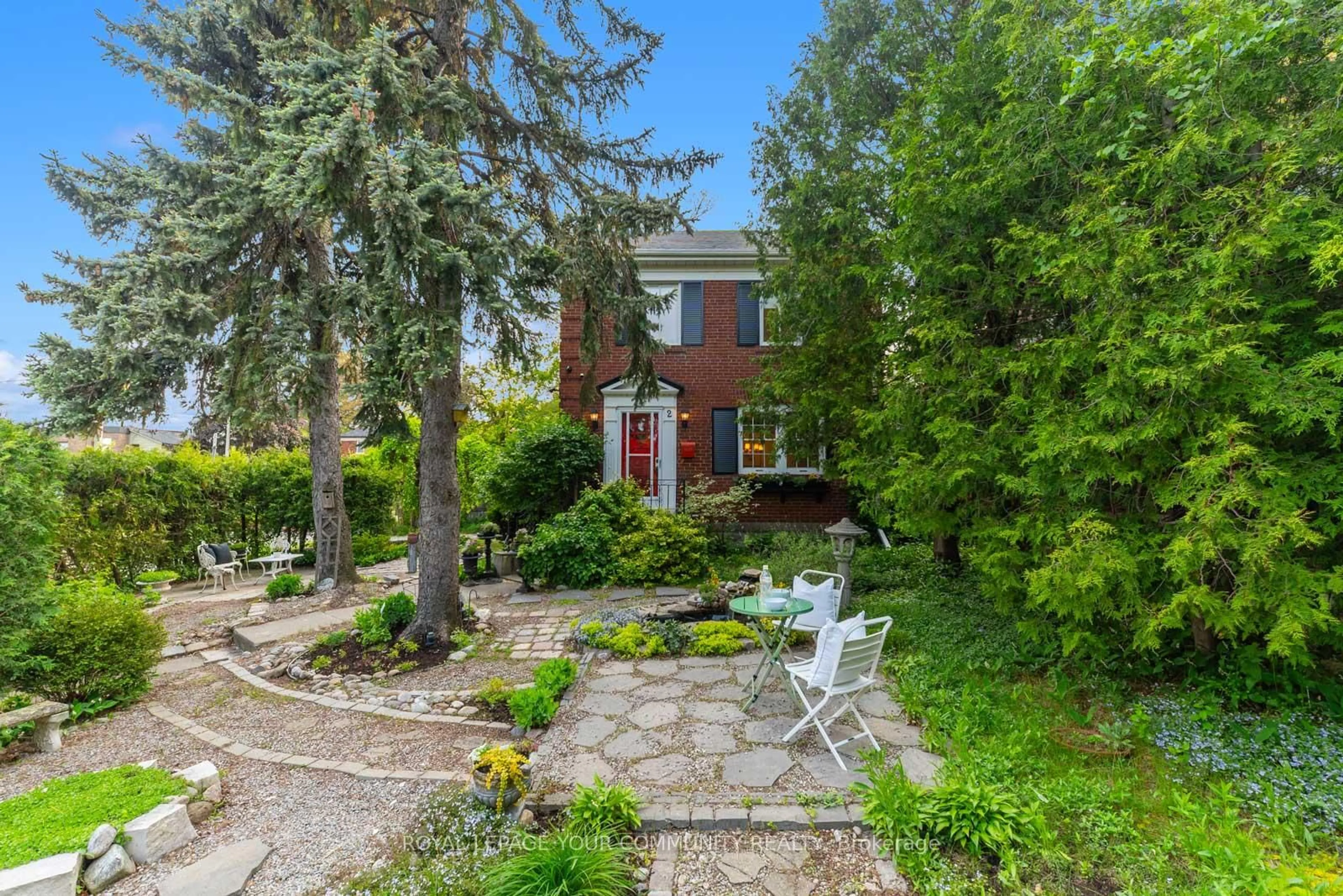 Patio, street for 2 Four Oaks Gate, Toronto Ontario M4J 2X2