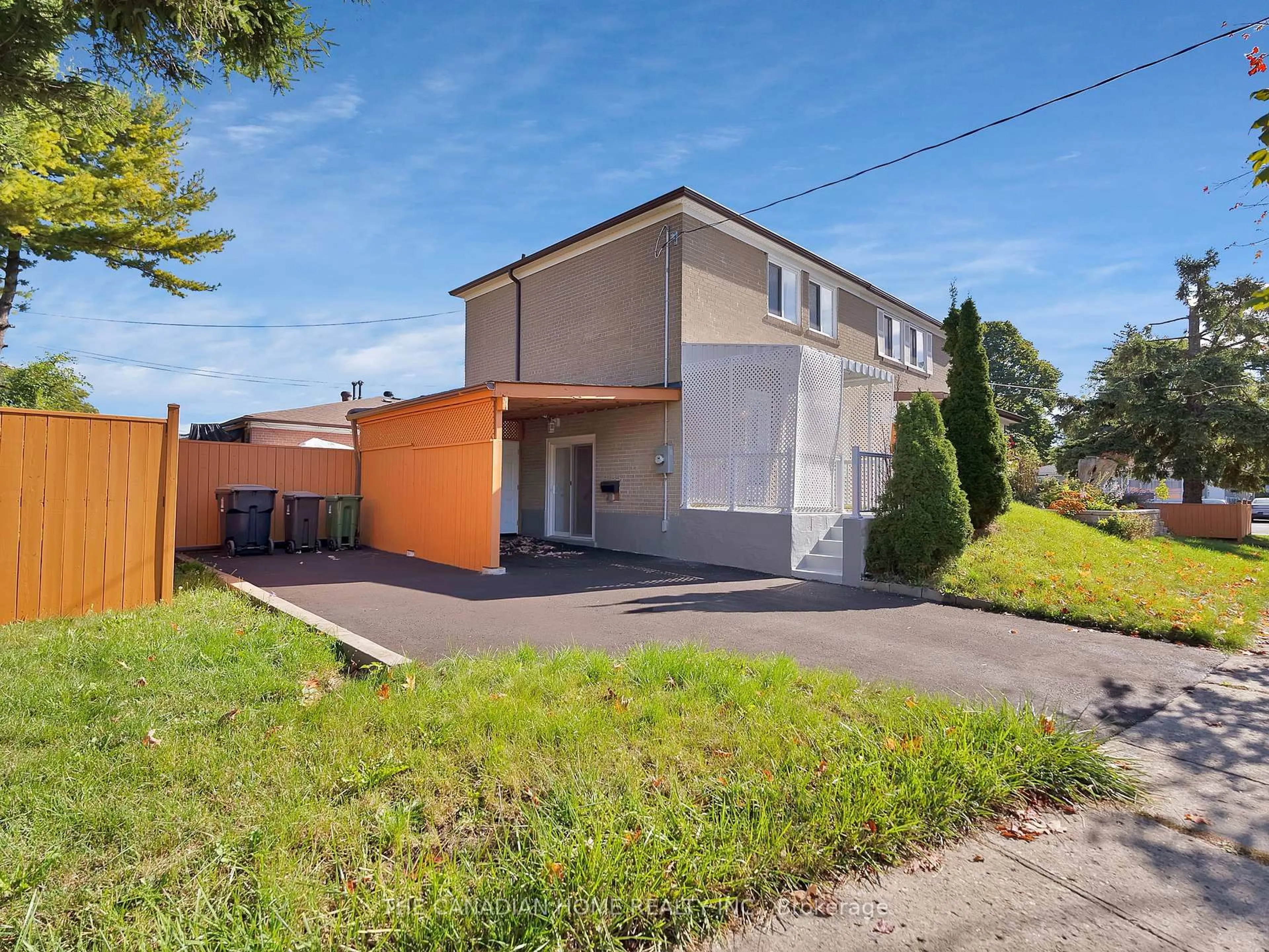 A pic from outside/outdoor area/front of a property/back of a property/a pic from drone, street for 3 Shier Dr, Toronto Ontario M1J 2T1