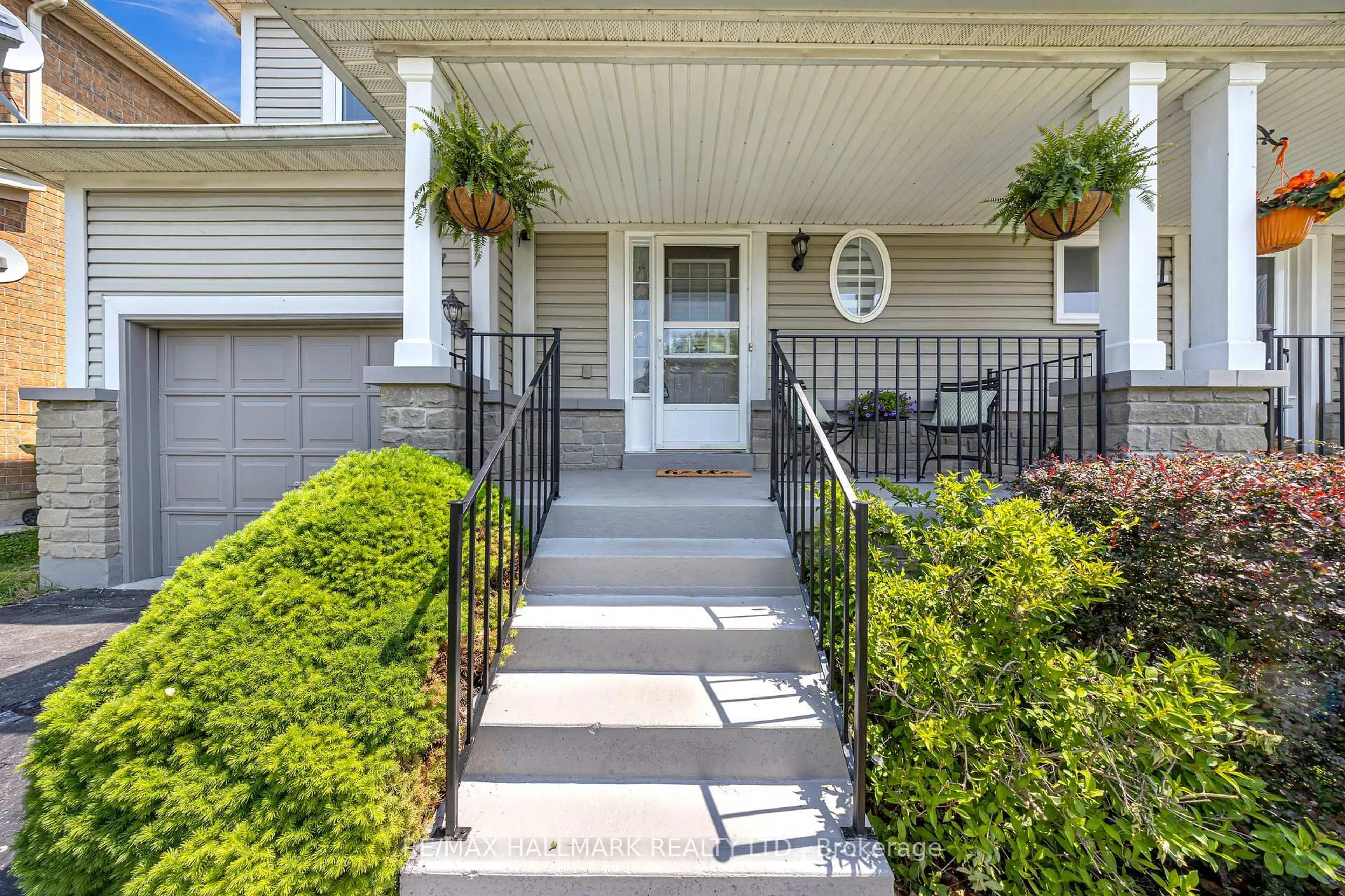 Indoor entryway for 37 Freeport Dr, Toronto Ontario M1C 5G1