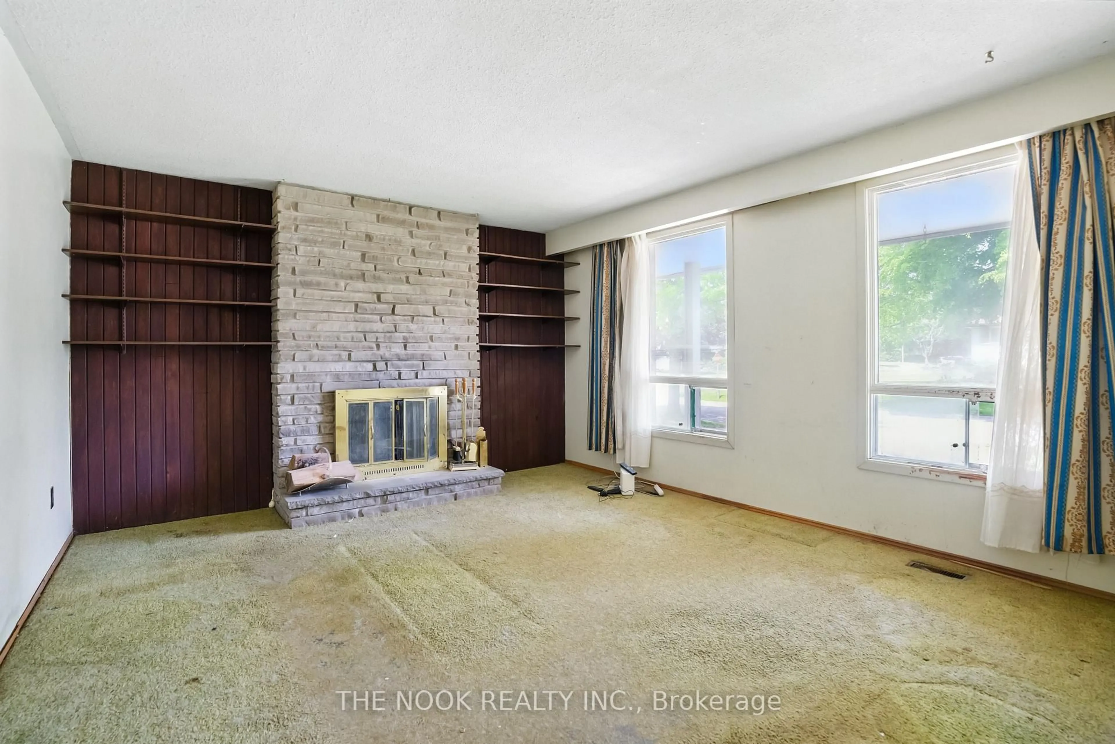 A pic of a room for 955 Hawthorne Crt, Oshawa Ontario L1H 2H4