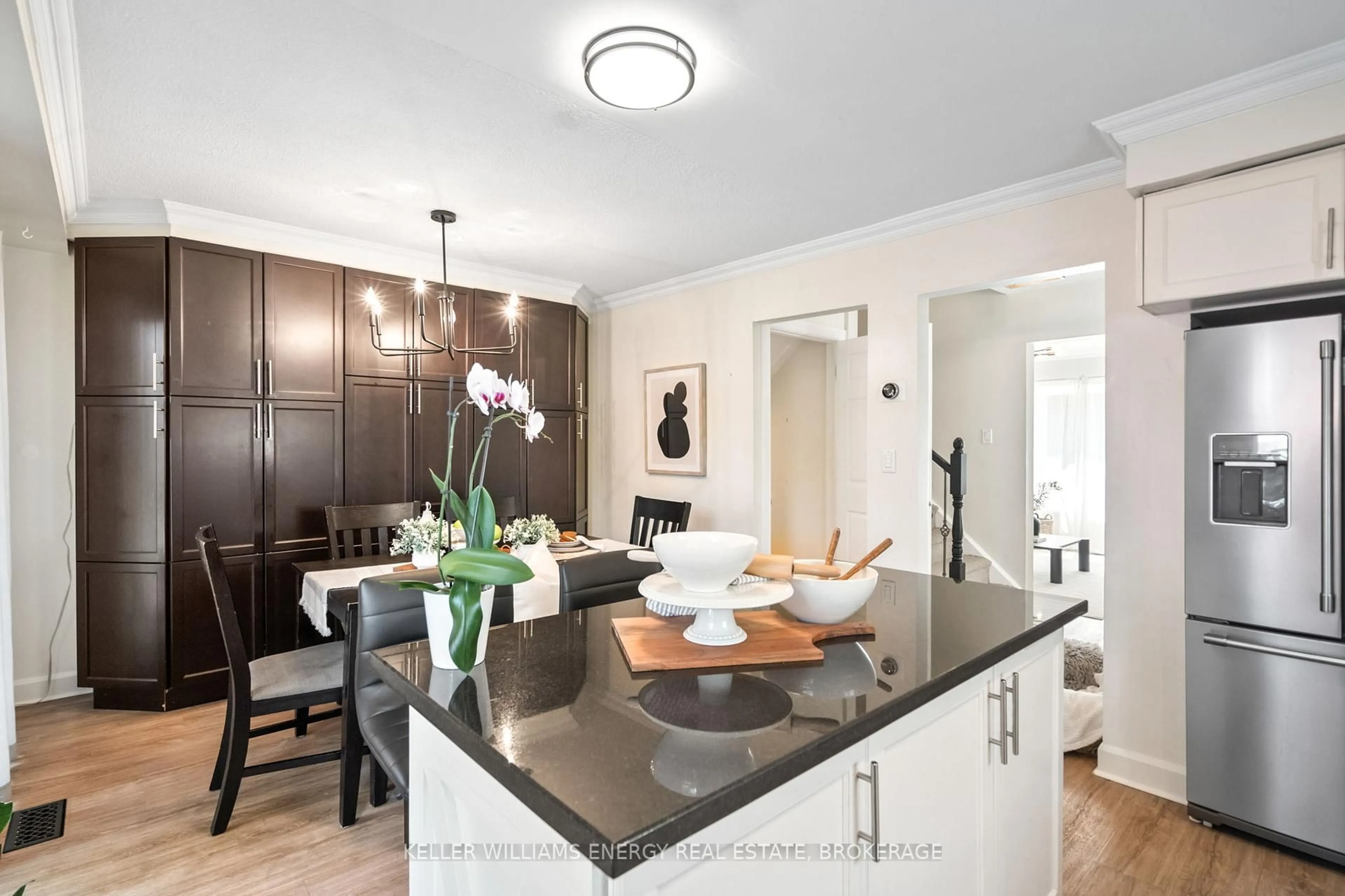 Open concept kitchen, unknown for 754 Hillcroft St, Oshawa Ontario L1G 7H6