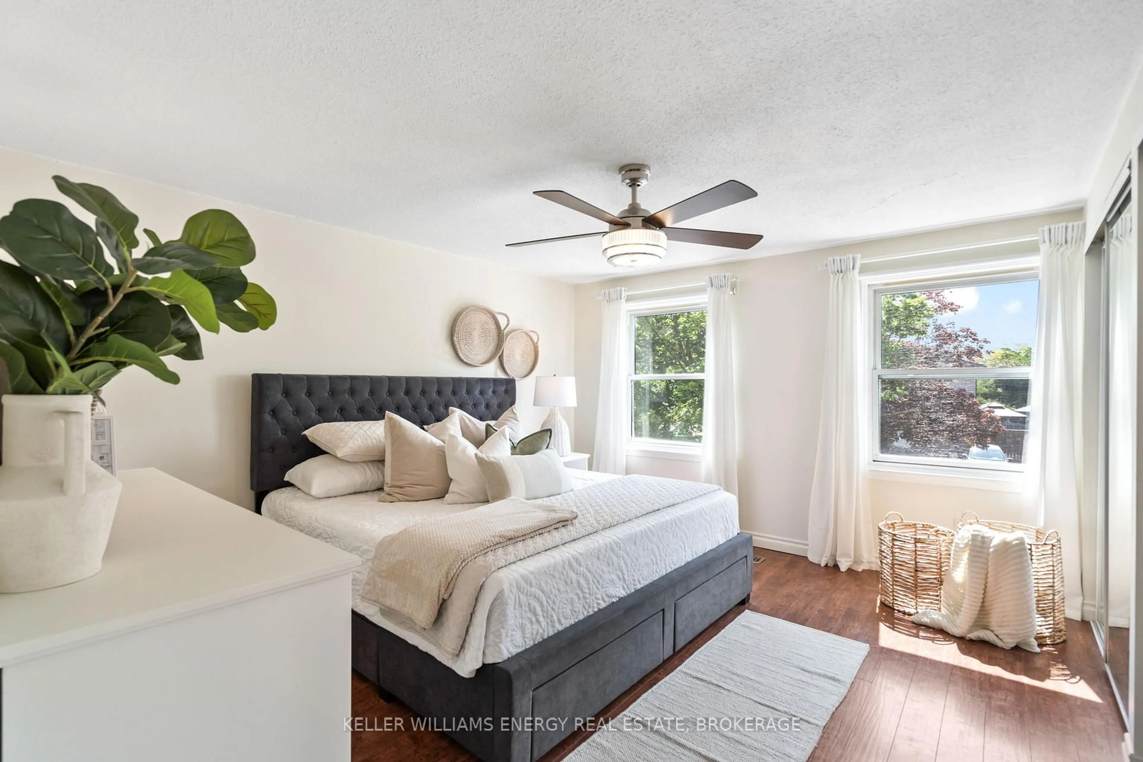 Bedroom with bed, unknown for 754 Hillcroft St, Oshawa Ontario L1G 7H6