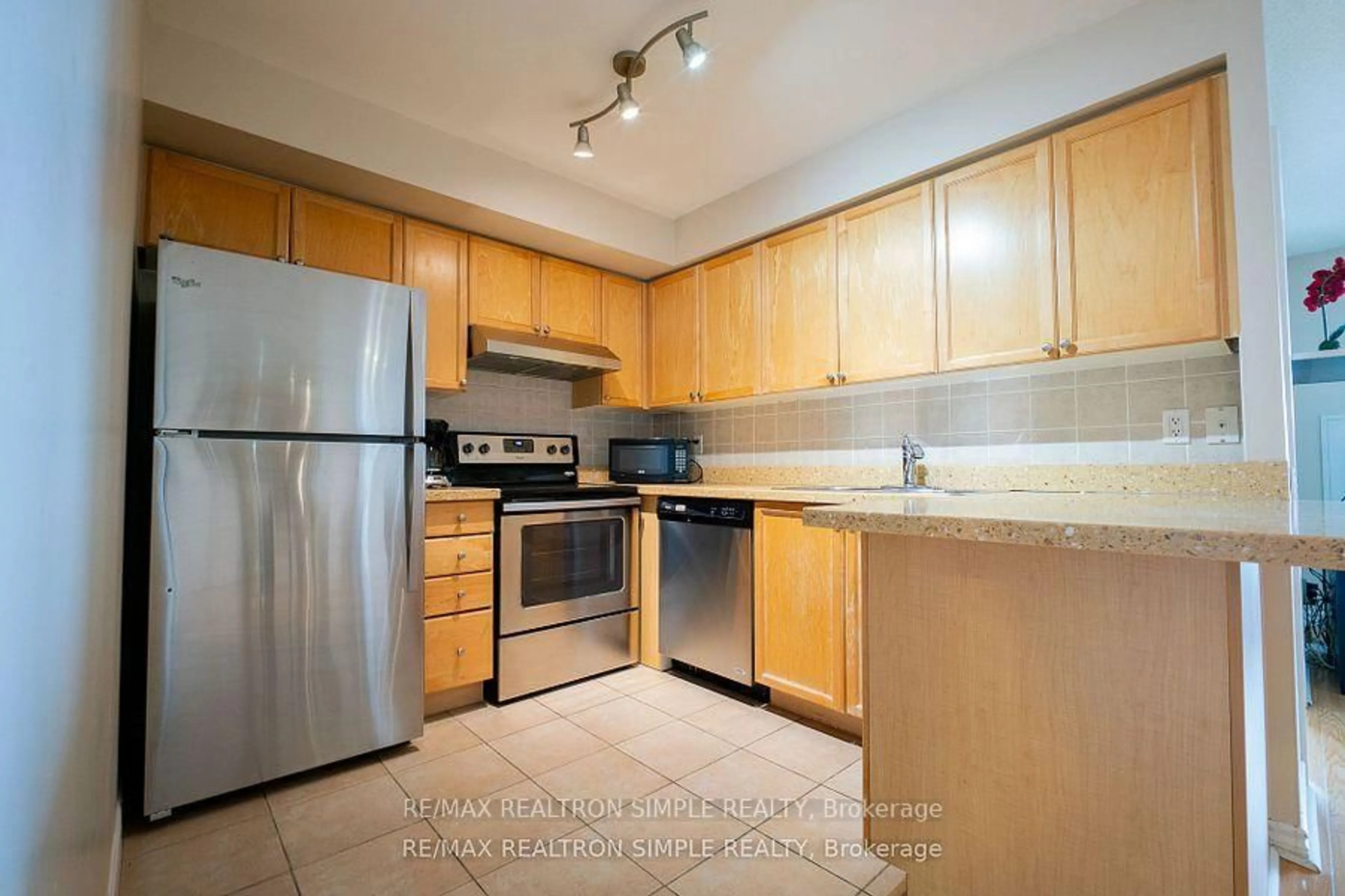 Standard kitchen, unknown for 61 Town Centre Crt #1312, Toronto Ontario M1P 5C5