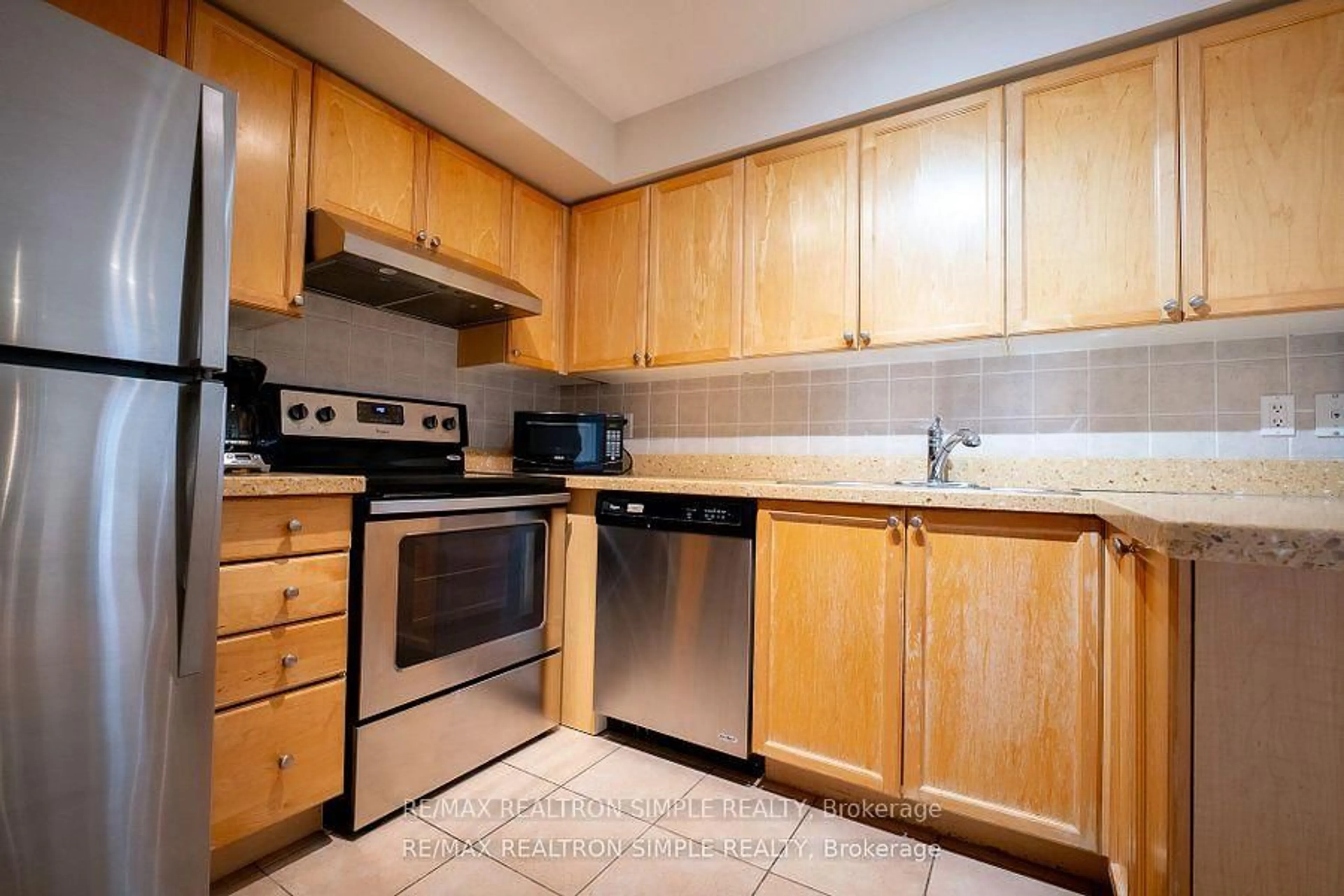 Standard kitchen, unknown for 61 Town Centre Crt #1312, Toronto Ontario M1P 5C5
