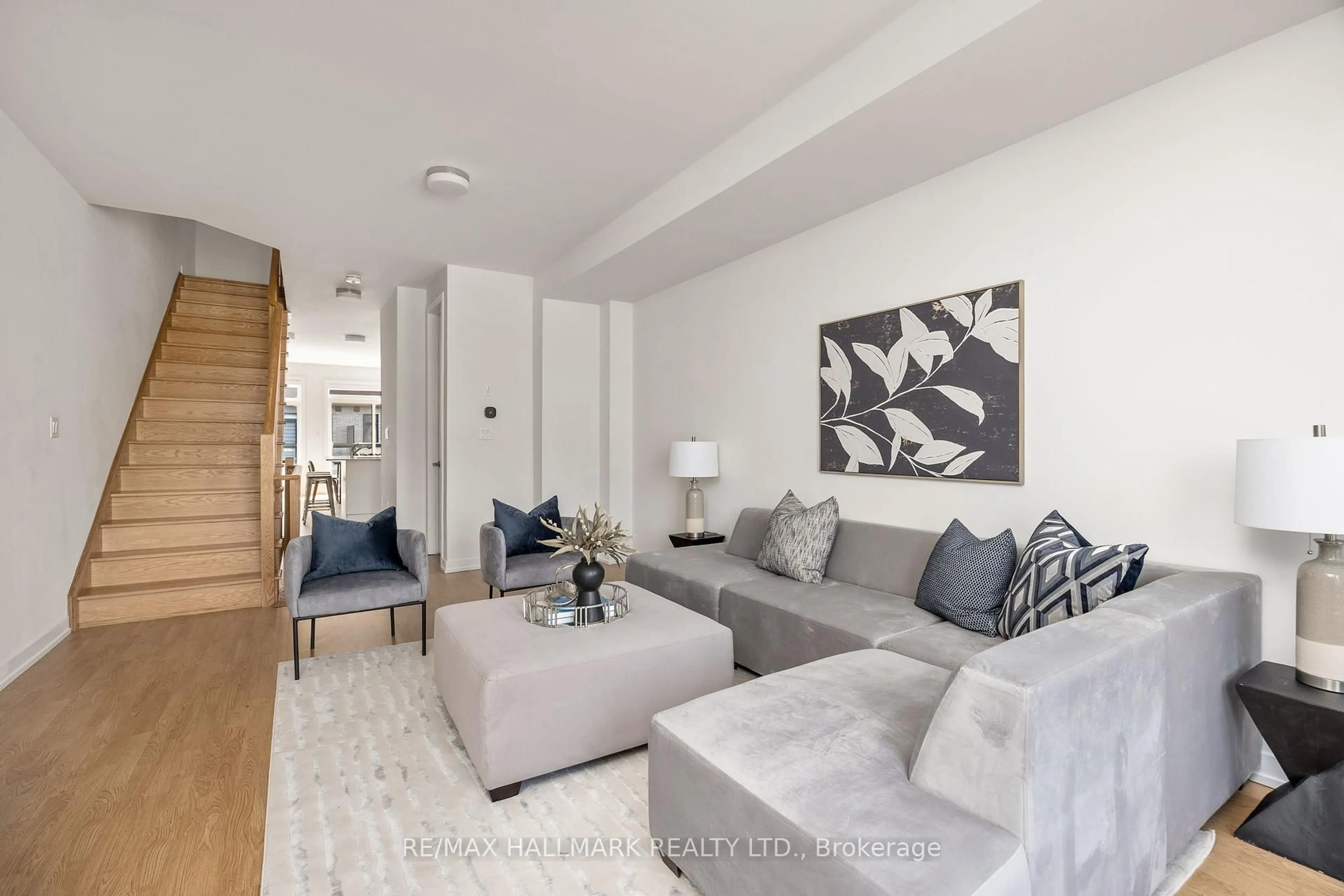 Living room with furniture, unknown for 1571 Midland Ave, Toronto Ontario M1P 3C1