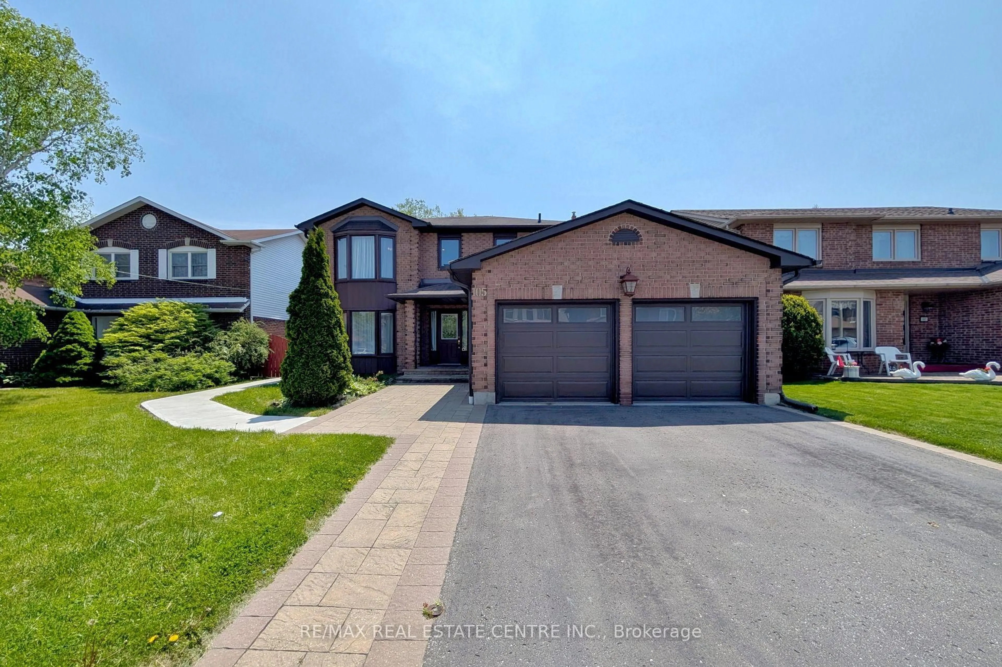 A pic from outside/outdoor area/front of a property/back of a property/a pic from drone, street for 105 Rollo Dr, Ajax Ontario L1S 7B8