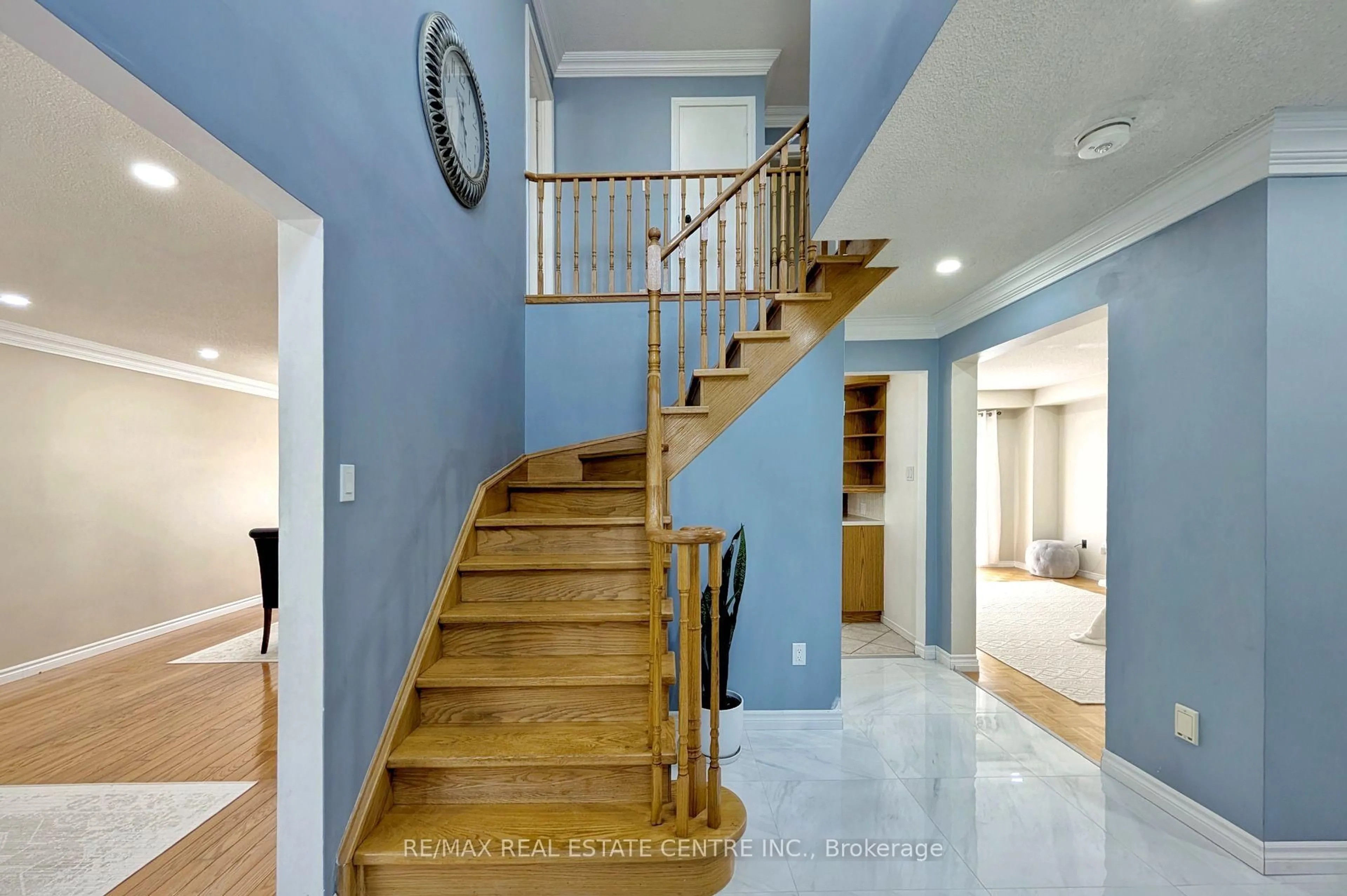 Unknown for 105 Rollo Dr, Ajax Ontario L1S 7B8