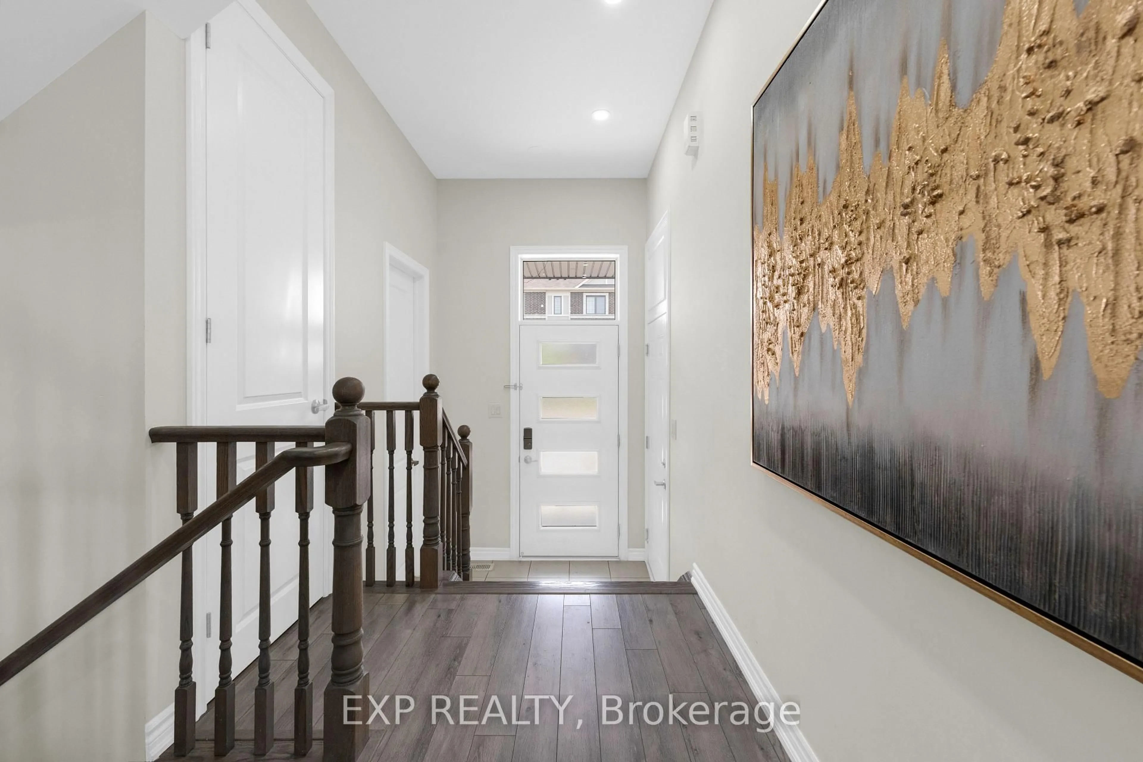 Indoor entryway for 98 Lockyer Dr, Whitby Ontario L1P 0M3