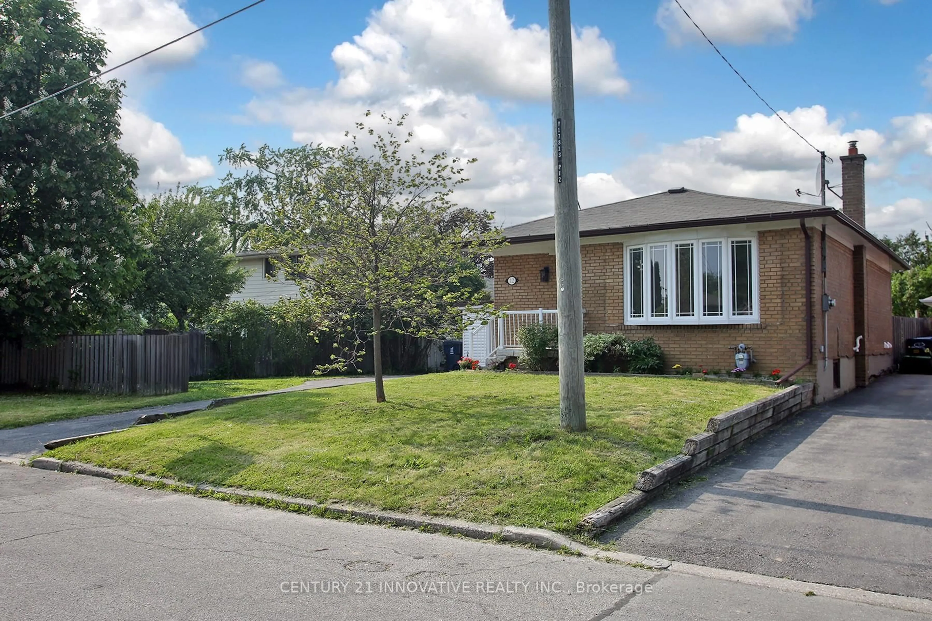 A pic from outside/outdoor area/front of a property/back of a property/a pic from drone, street for 12 Blanche Ave, Toronto Ontario M1K 1C5