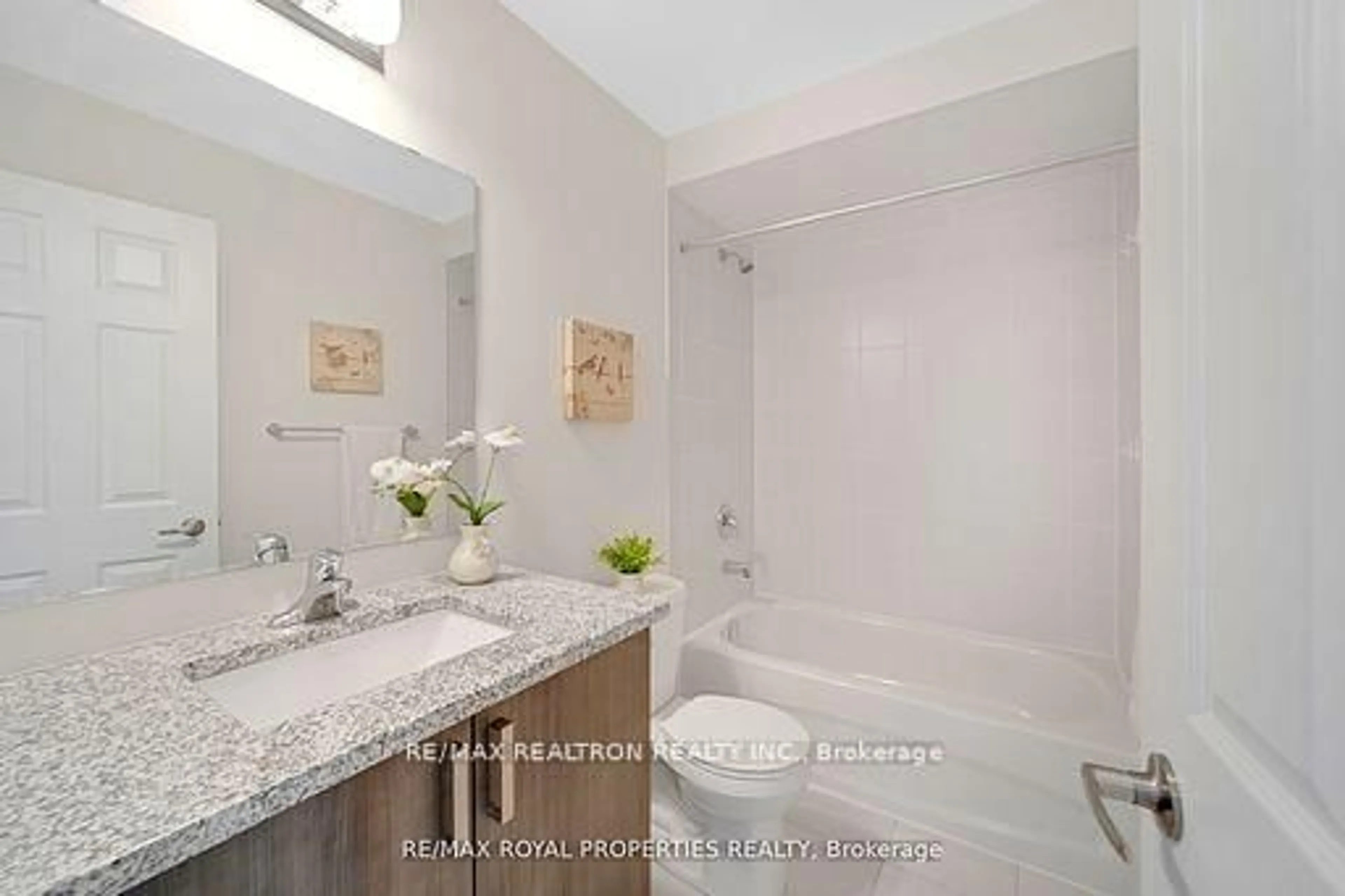 Standard bathroom, ceramic/tile floor for 352 Coronation Rd, Whitby Ontario M1P 1Y2