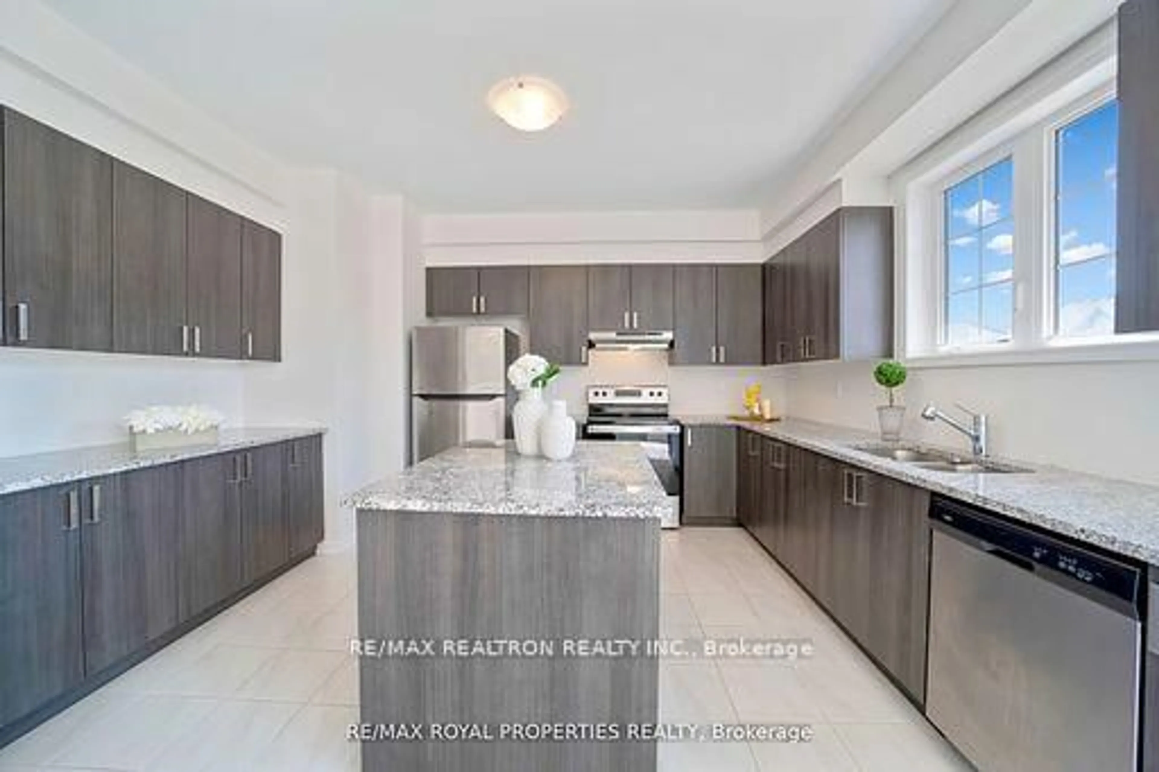 Open concept kitchen, ceramic/tile floor for 352 Coronation Rd, Whitby Ontario M1P 1Y2