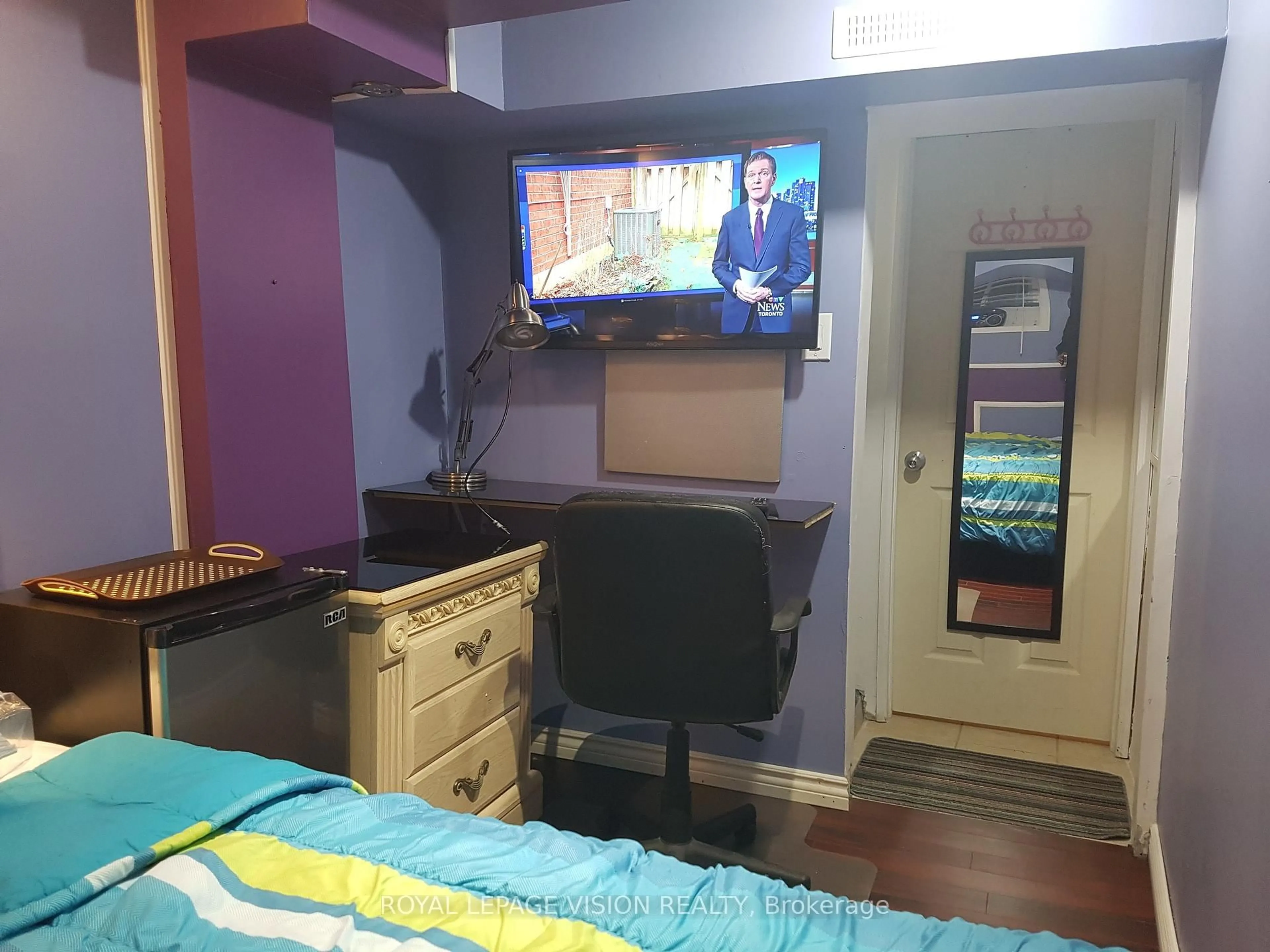 A pic of a room for 52 Ellendale Dr, Toronto Ontario M1P 1N5