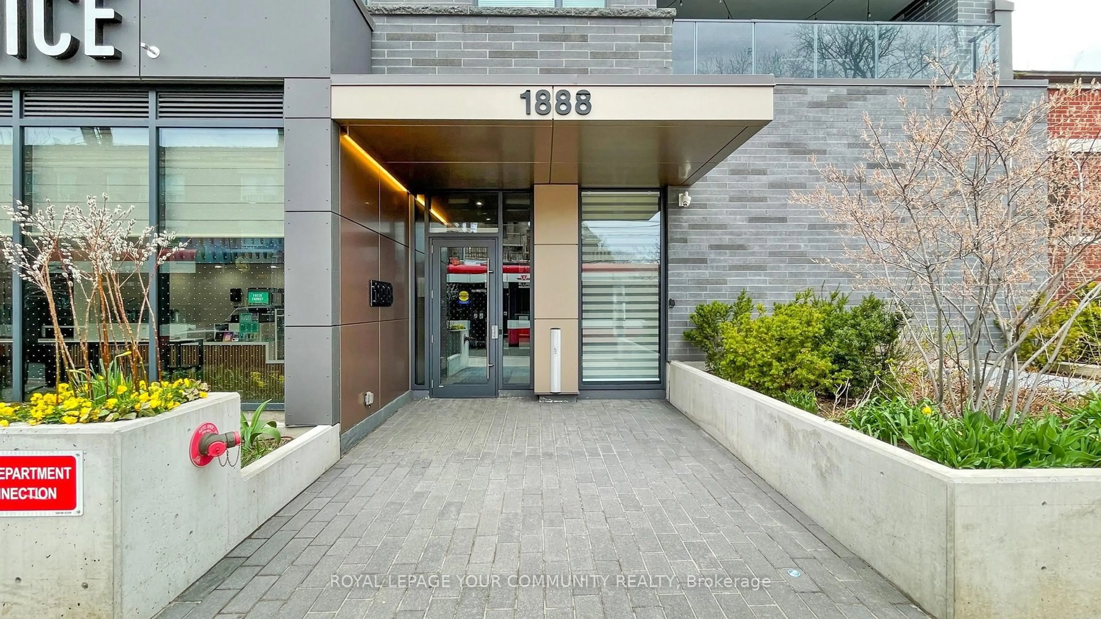 Indoor foyer for 1888 Queen St #307, Toronto Ontario M4L 1H3