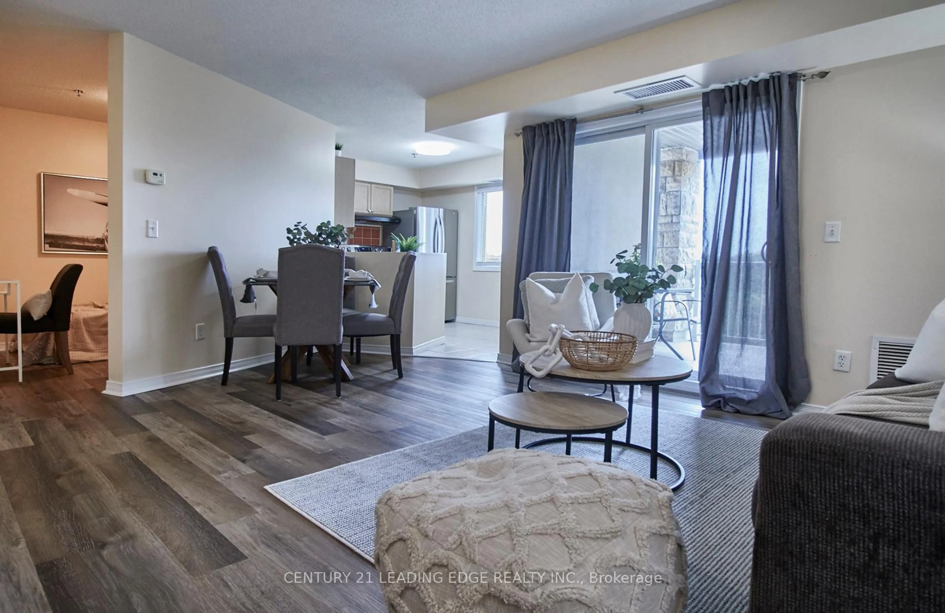 Unknown for 684 Warden Ave #334, Toronto Ontario M1L 4W4