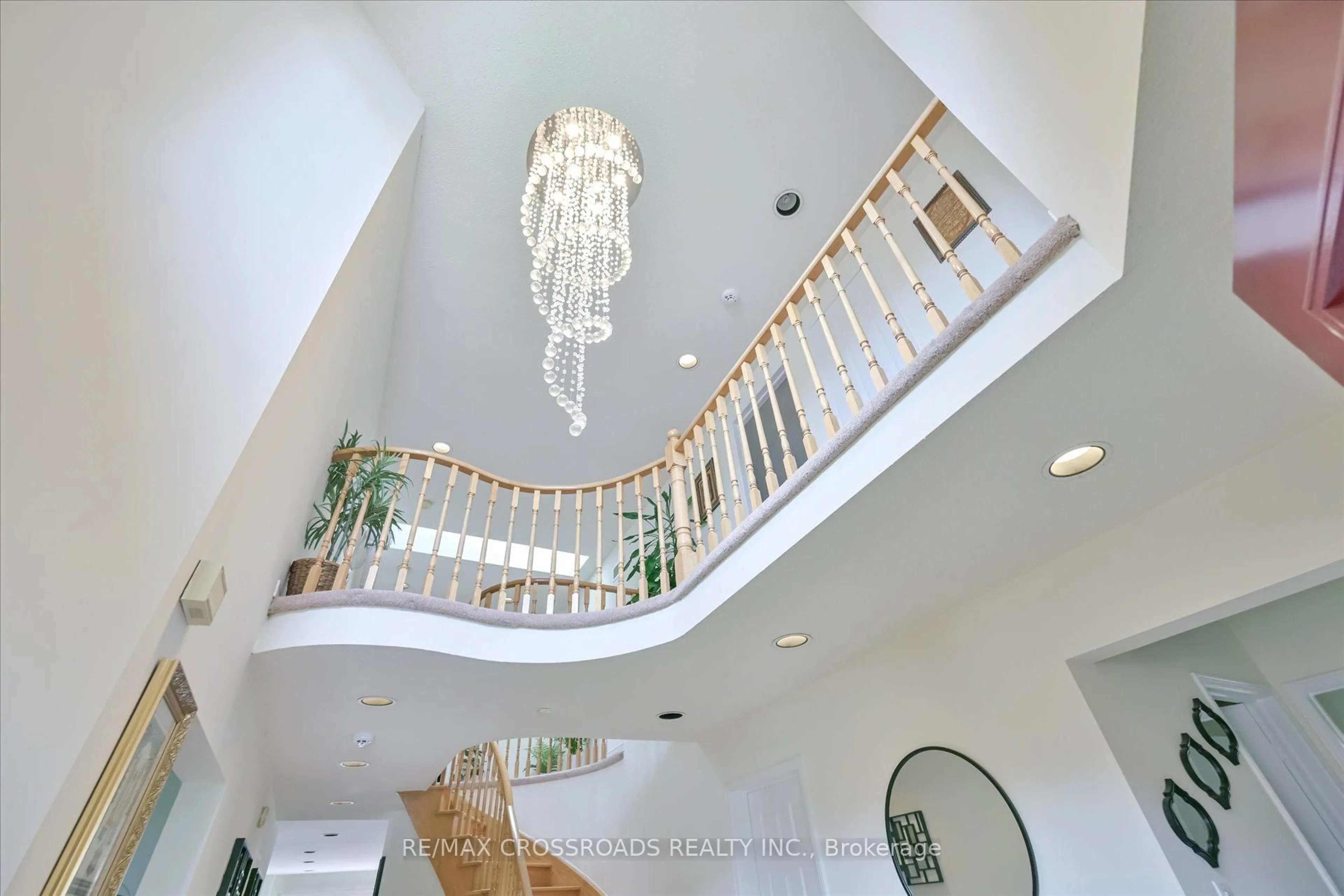 Indoor foyer for 6 Glenheather Terr, Toronto Ontario M1B 5H2