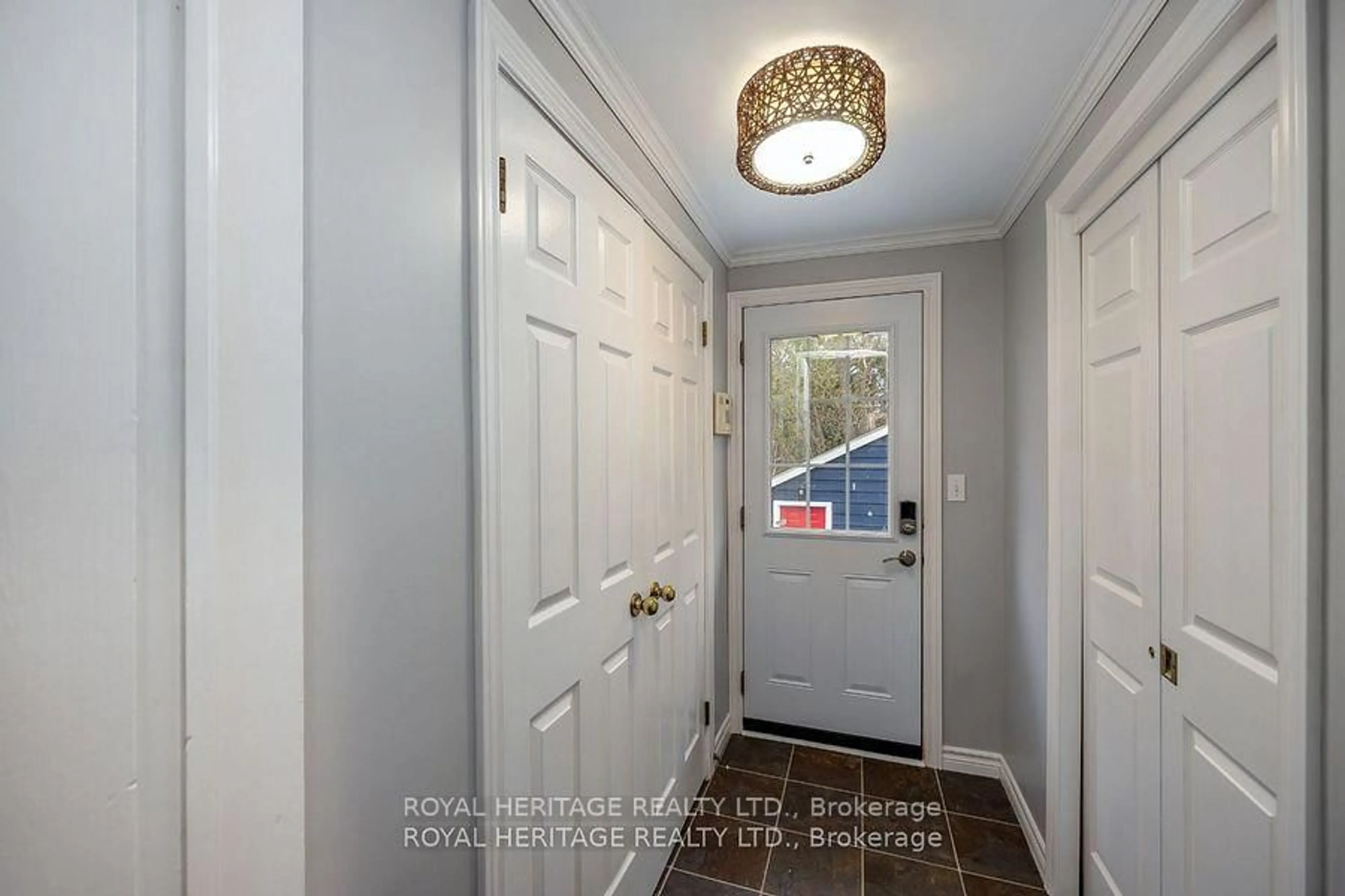 Indoor entryway for 4870 Old Brock Rd, Pickering Ontario L1Y 1A2