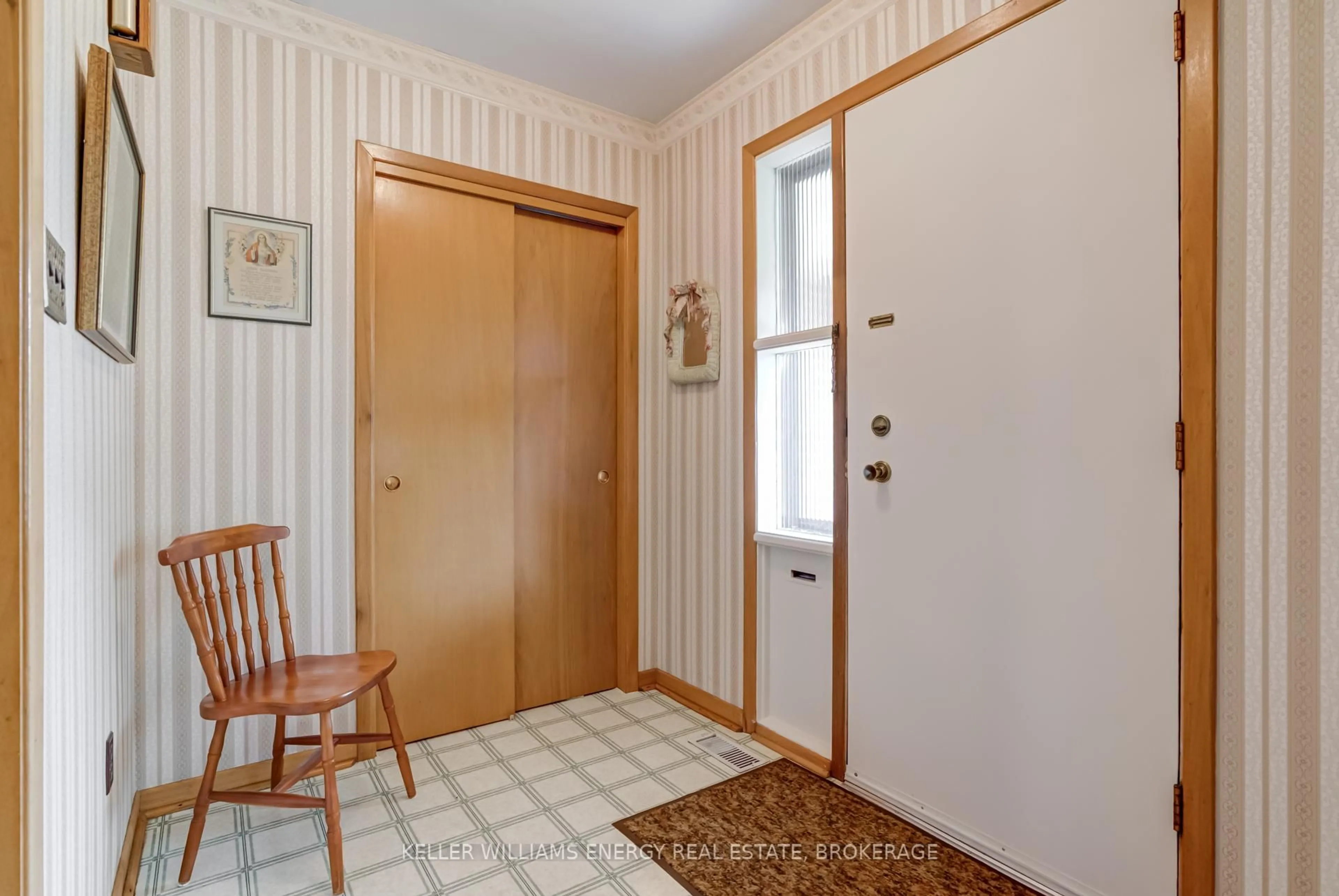 Indoor entryway for 29 Sedgemount Dr, Toronto Ontario M1H 1X4