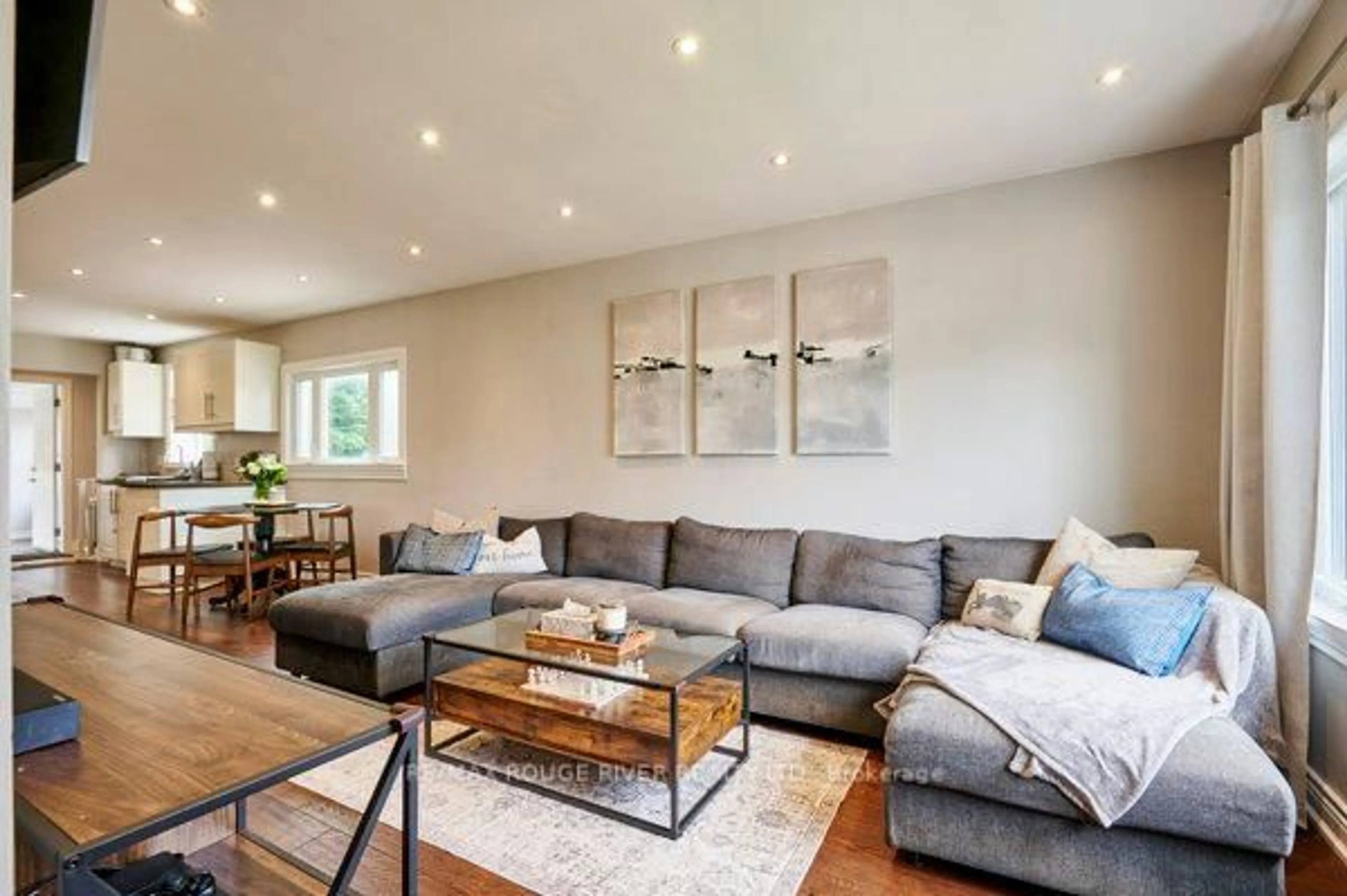 Living room with furniture, unknown for 52 Marsh Rd, Toronto Ontario M1K 1Y9