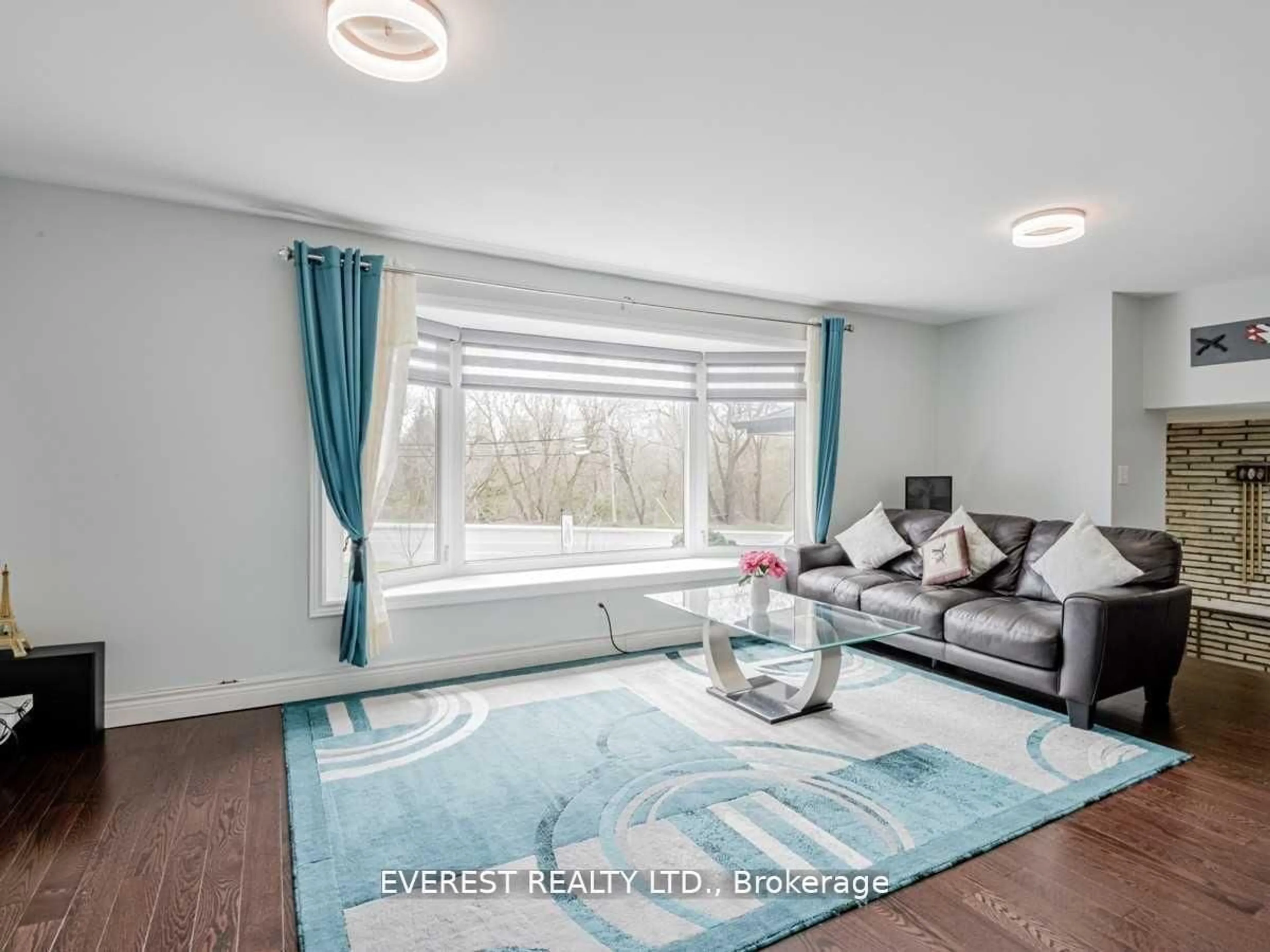 Living room with furniture, unknown for 1549 Simcoe St, Oshawa Ontario L1G 4X8