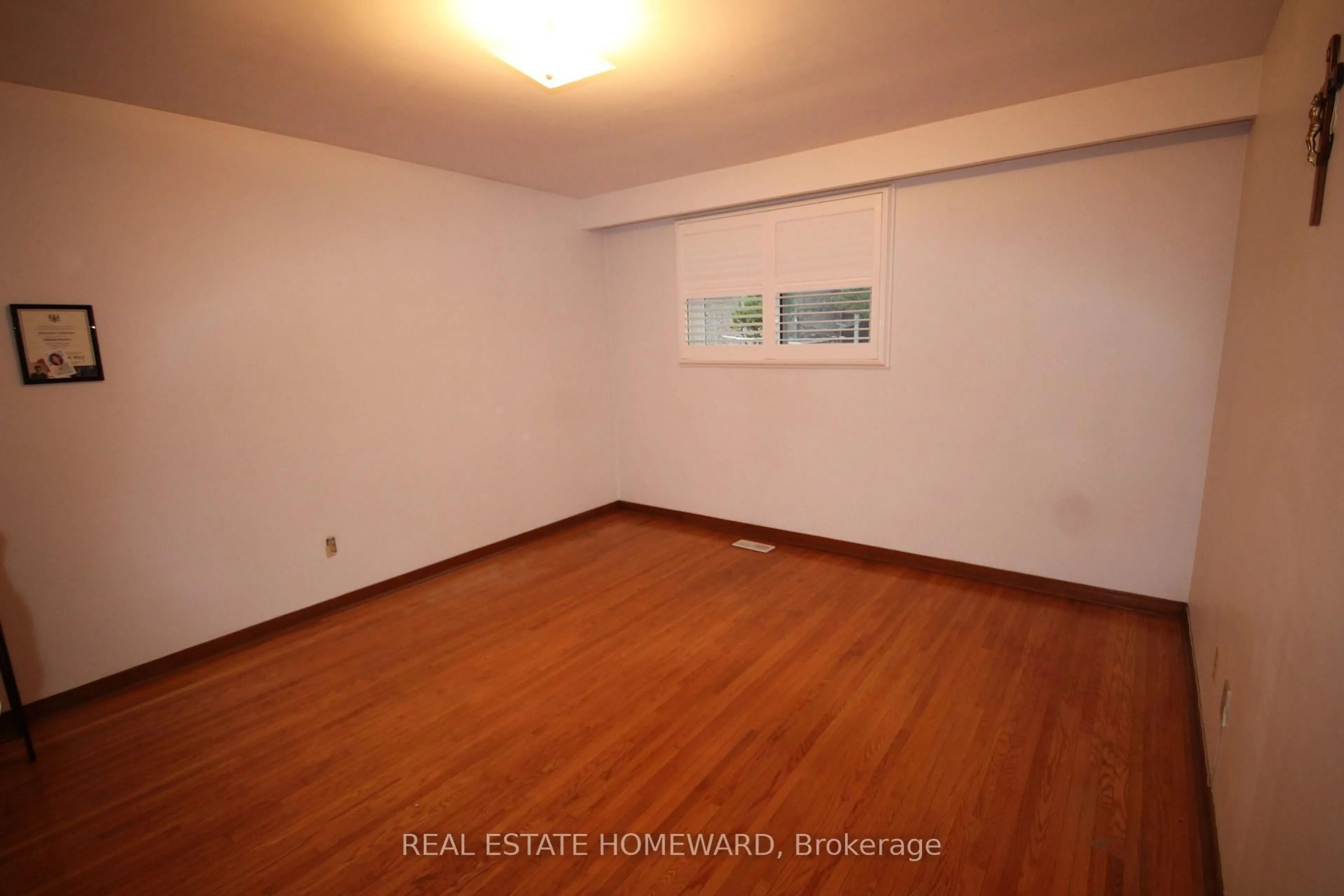 A pic of a room for 37 Mason Rd, Toronto Ontario M1M 3P9