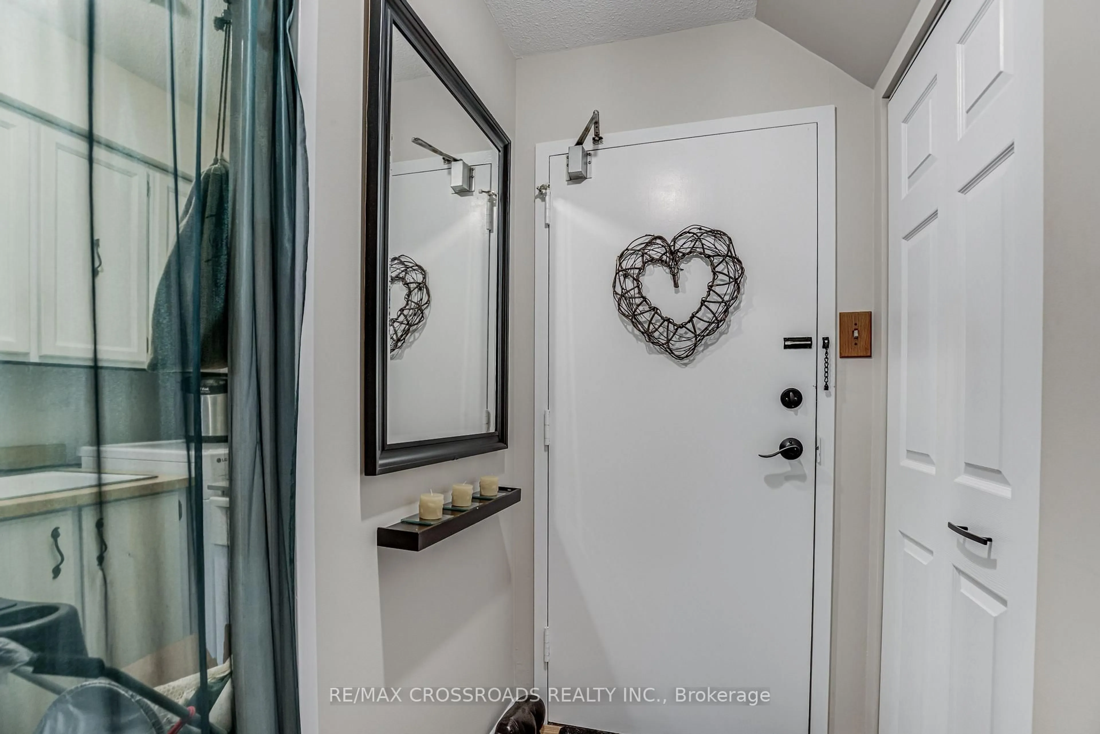 Indoor entryway for 140 Ling Rd #97, Toronto Ontario M1E 4V9