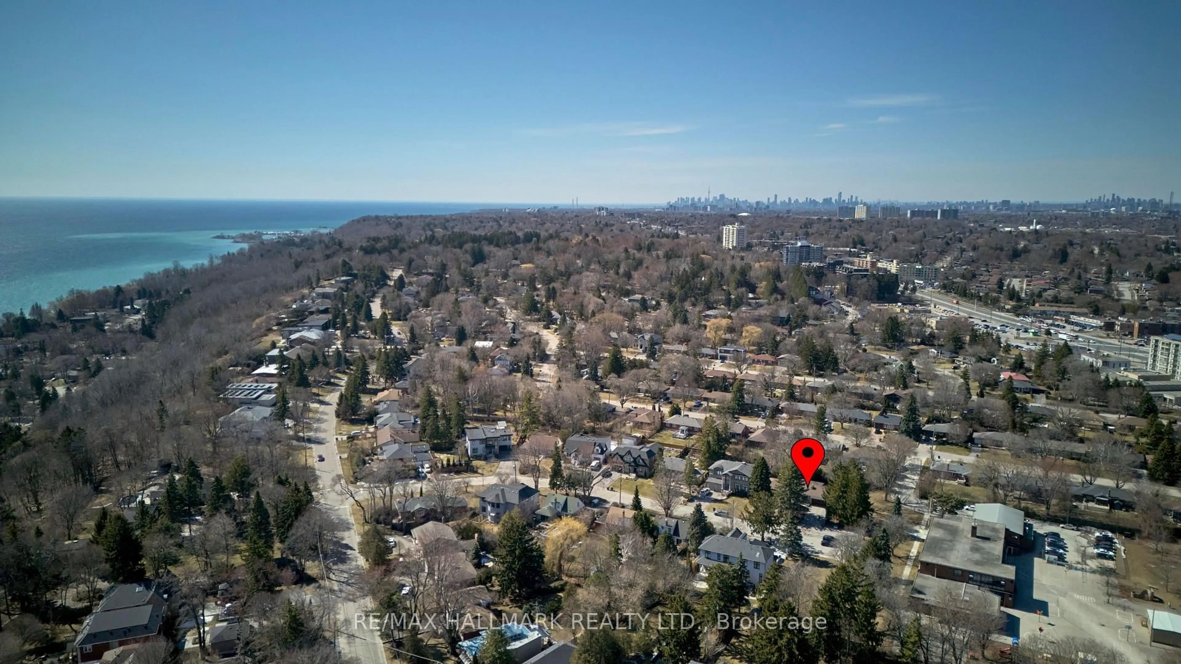 A pic from outside/outdoor area/front of a property/back of a property/a pic from drone, unknown for 54 Heathfield Dr, Toronto Ontario M1M 3B1
