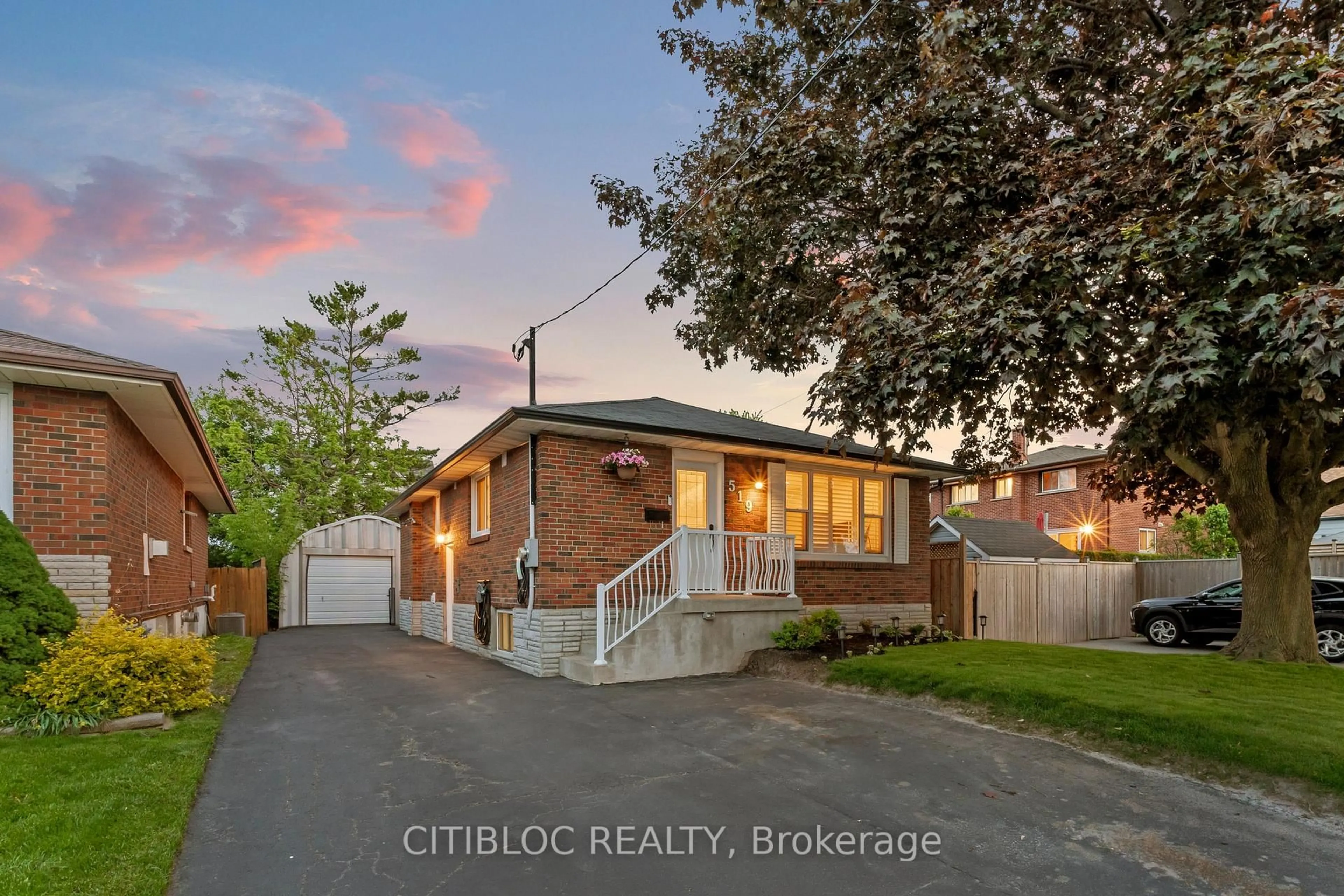 Home with brick exterior material, street for 519 Lowell Ave, Oshawa Ontario L1J 2X6