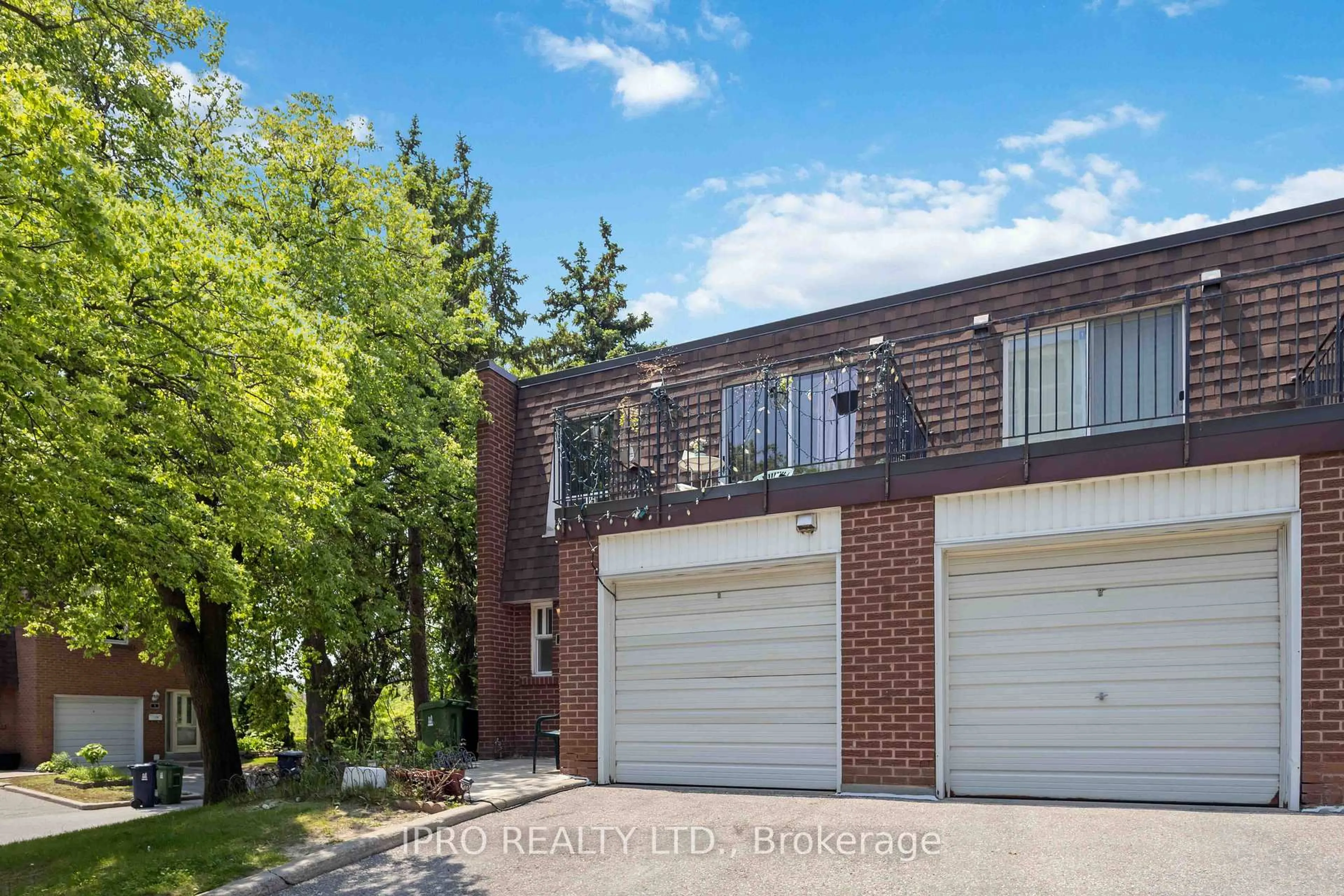 Home with brick exterior material, street for 50 Bridletowne Circ #20, Toronto Ontario M1W 2G8