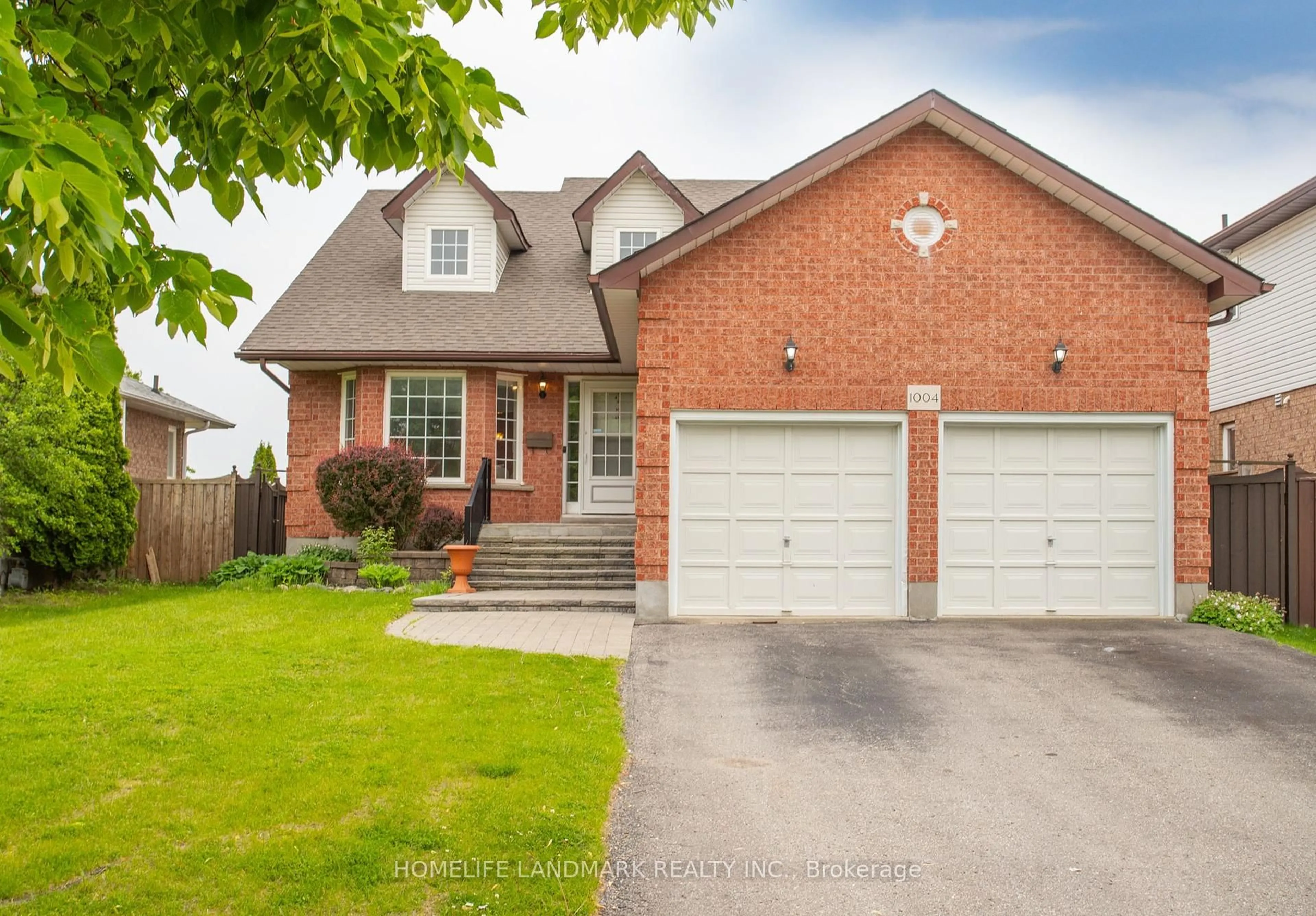Home with brick exterior material, street for 1004 Catskill Dr, Oshawa Ontario L1J 8N7