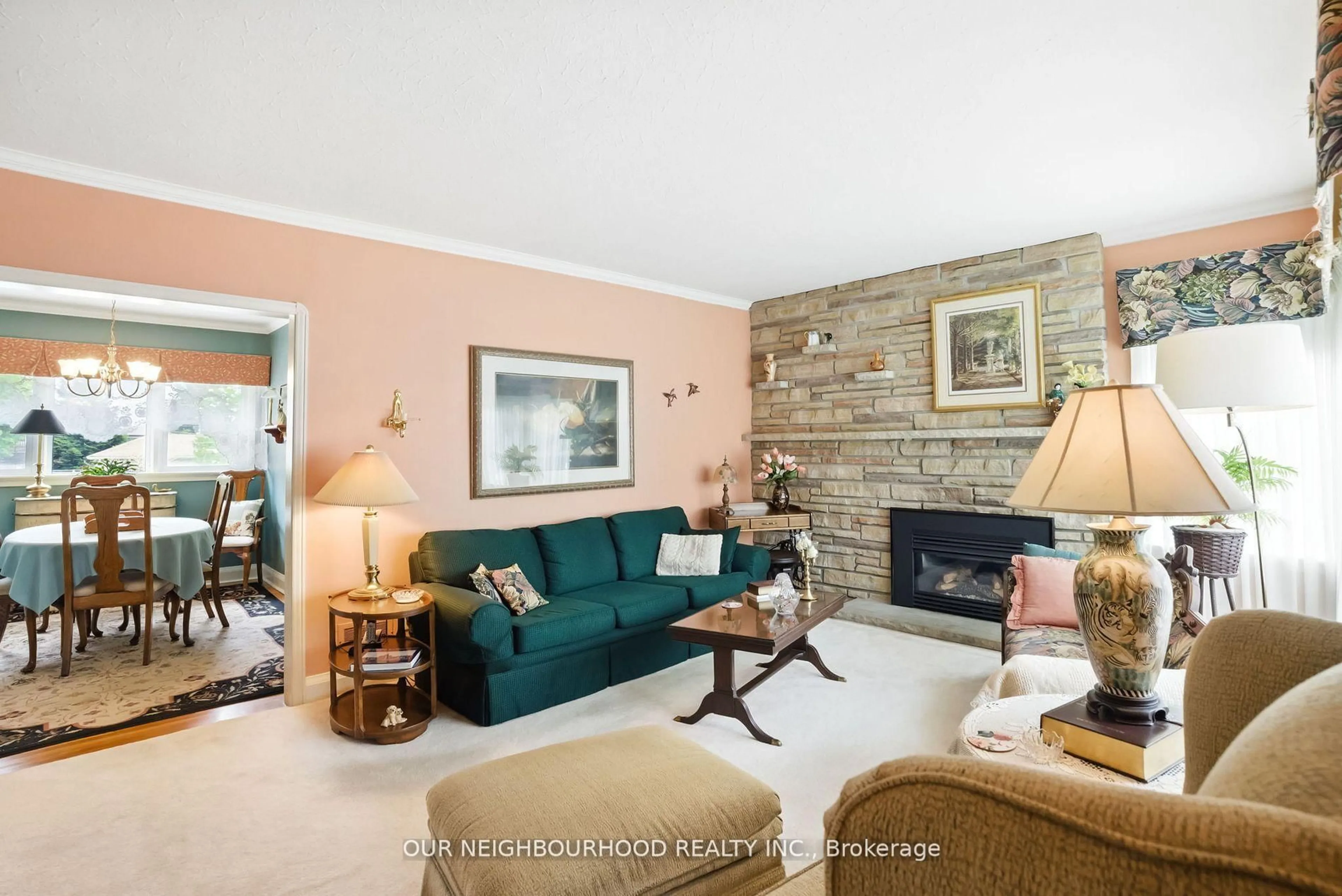 Living room with furniture, unknown for 303 Byron St, Whitby Ontario L1N 4N4