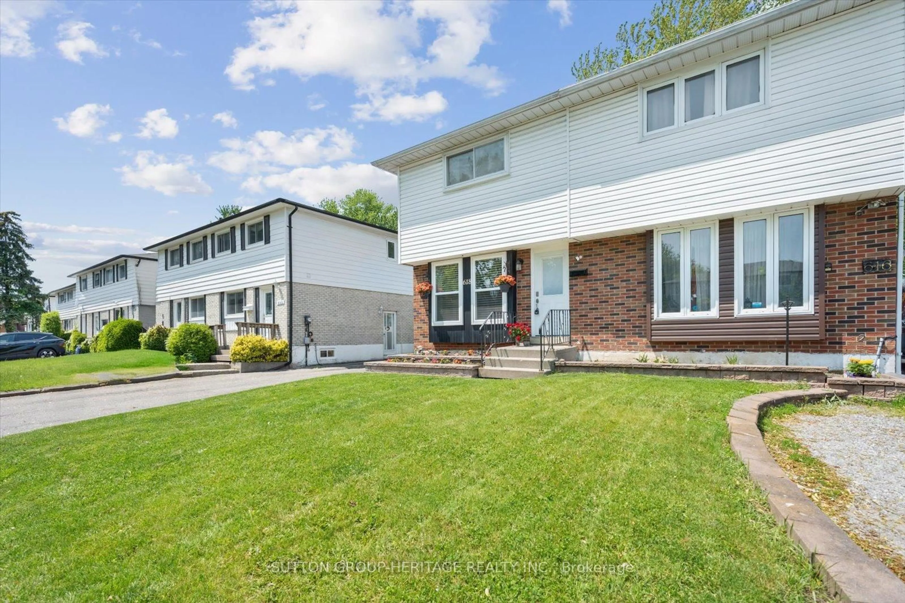Unknown for 618 Radisson Ave, Oshawa Ontario L1J 1X8