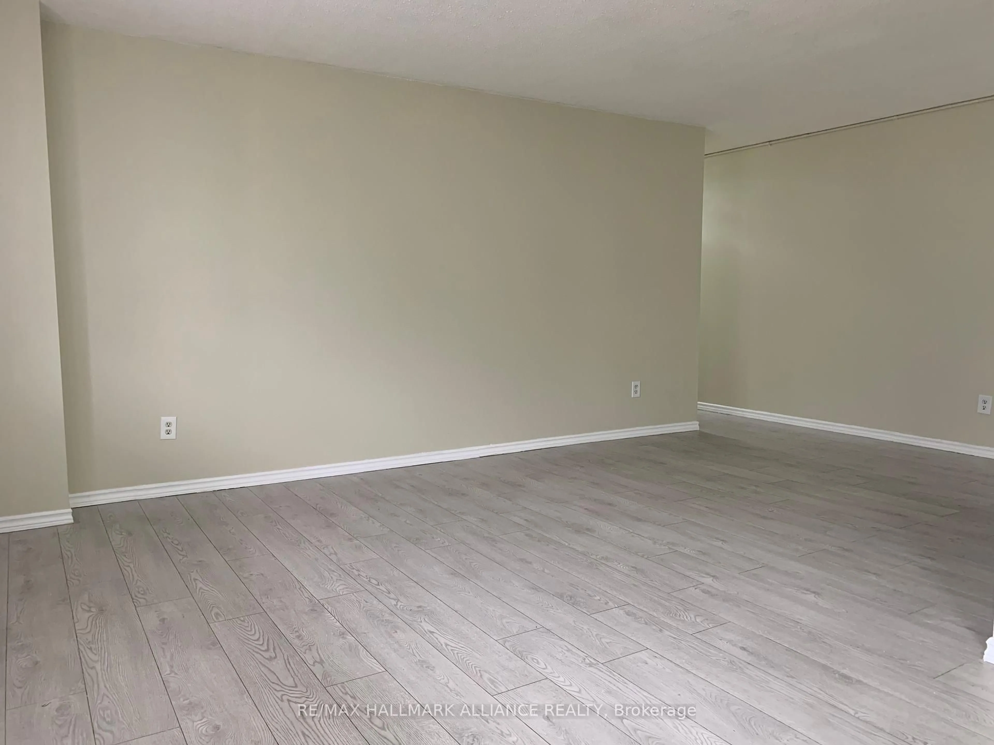 A pic of a room for 1950 Kennedy Rd #108, Toronto Ontario M1P 4S9