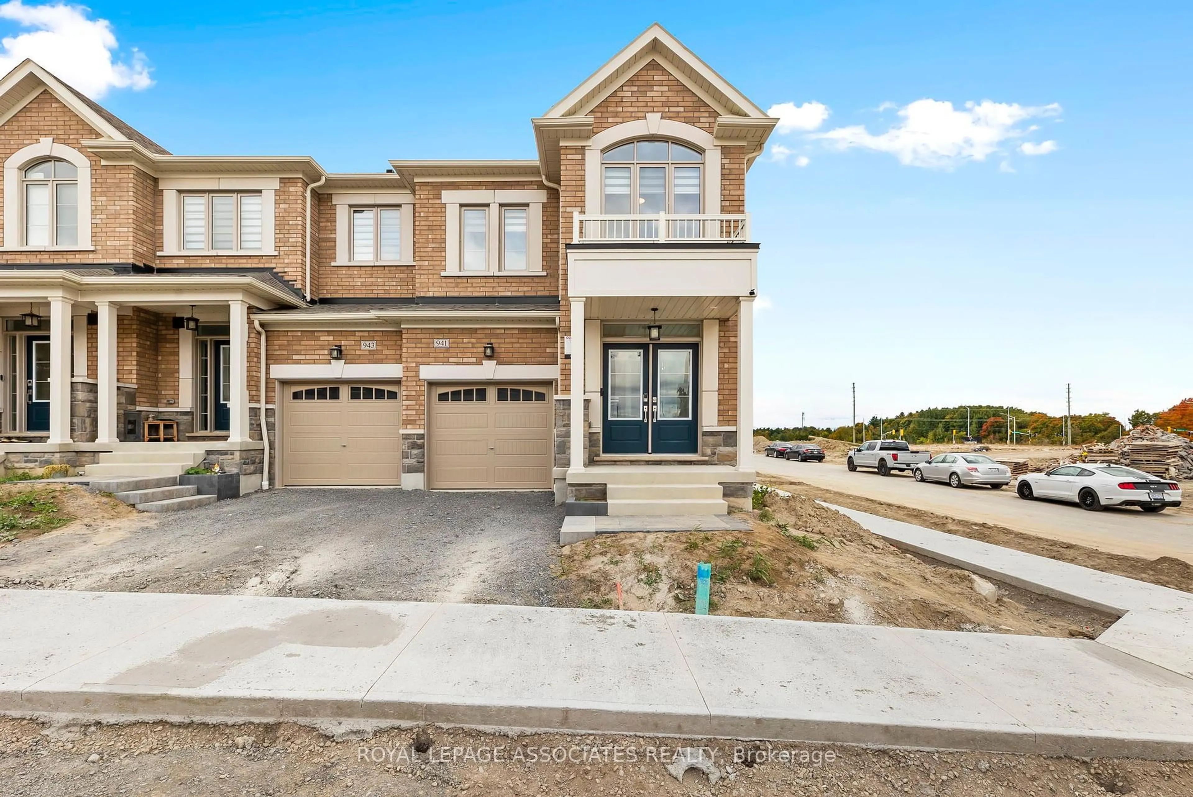 Home with brick exterior material, street for 941 Grosbeak Tr, Pickering Ontario L1X 0P6