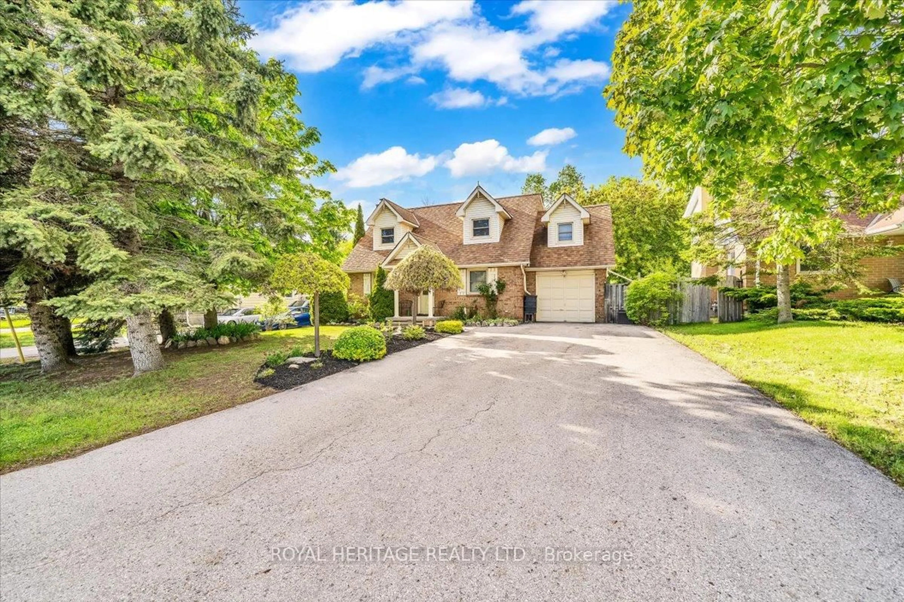 A pic from outside/outdoor area/front of a property/back of a property/a pic from drone, street for 1726 Nash Rd, Clarington Ontario L1E 2L8