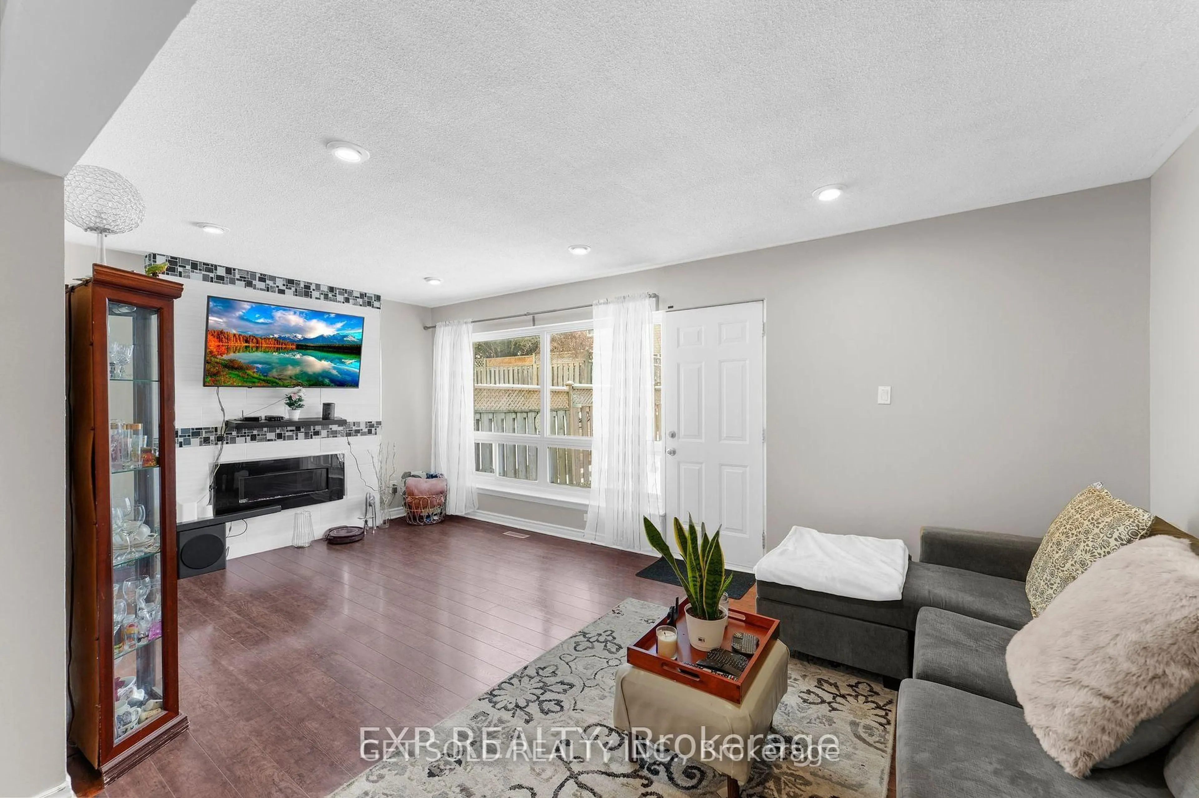 Unknown for 1235 Radom St #57, Pickering Ontario L1W 1J3