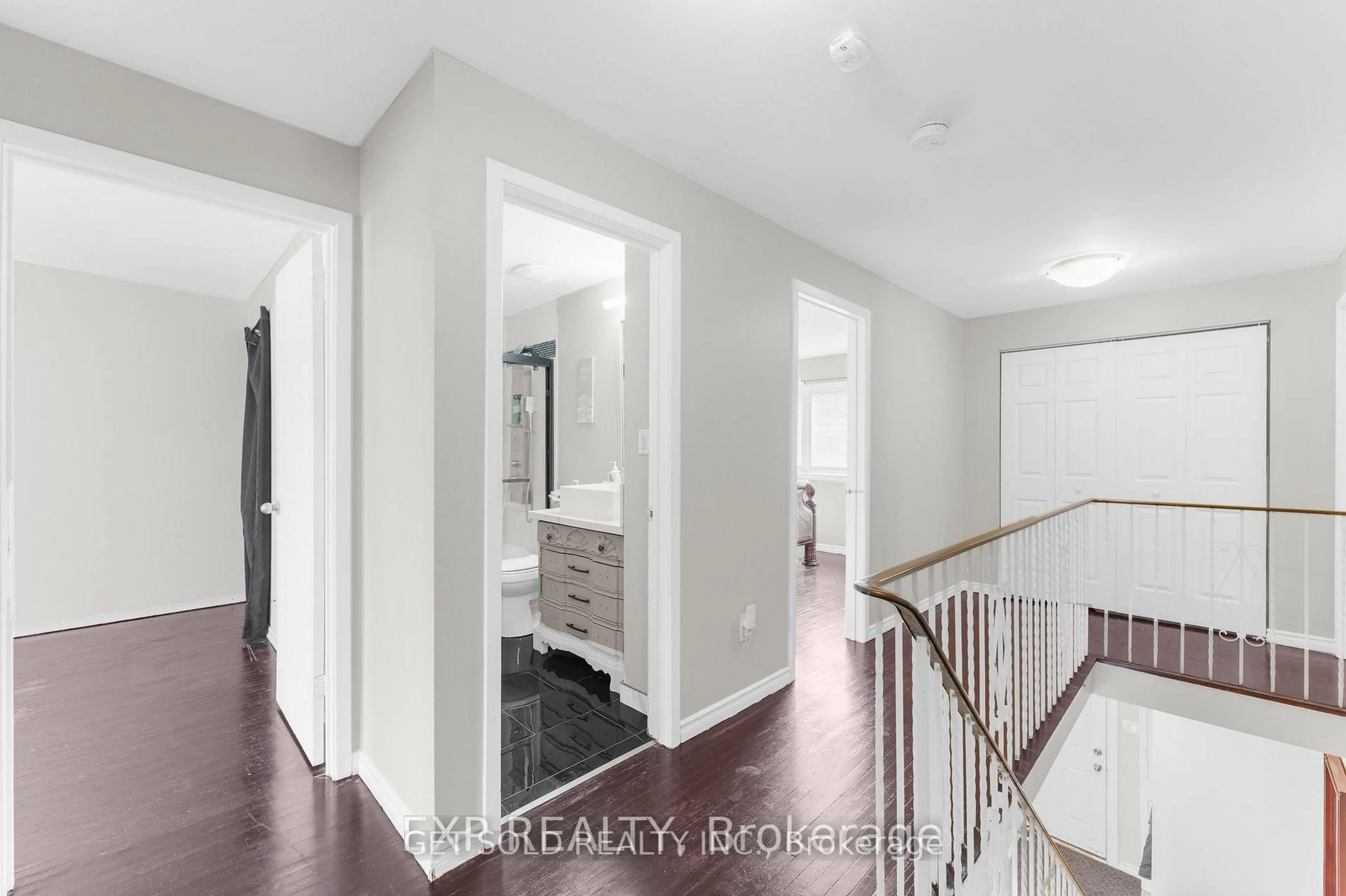 Indoor entryway for 1235 Radom St #57, Pickering Ontario L1W 1J3