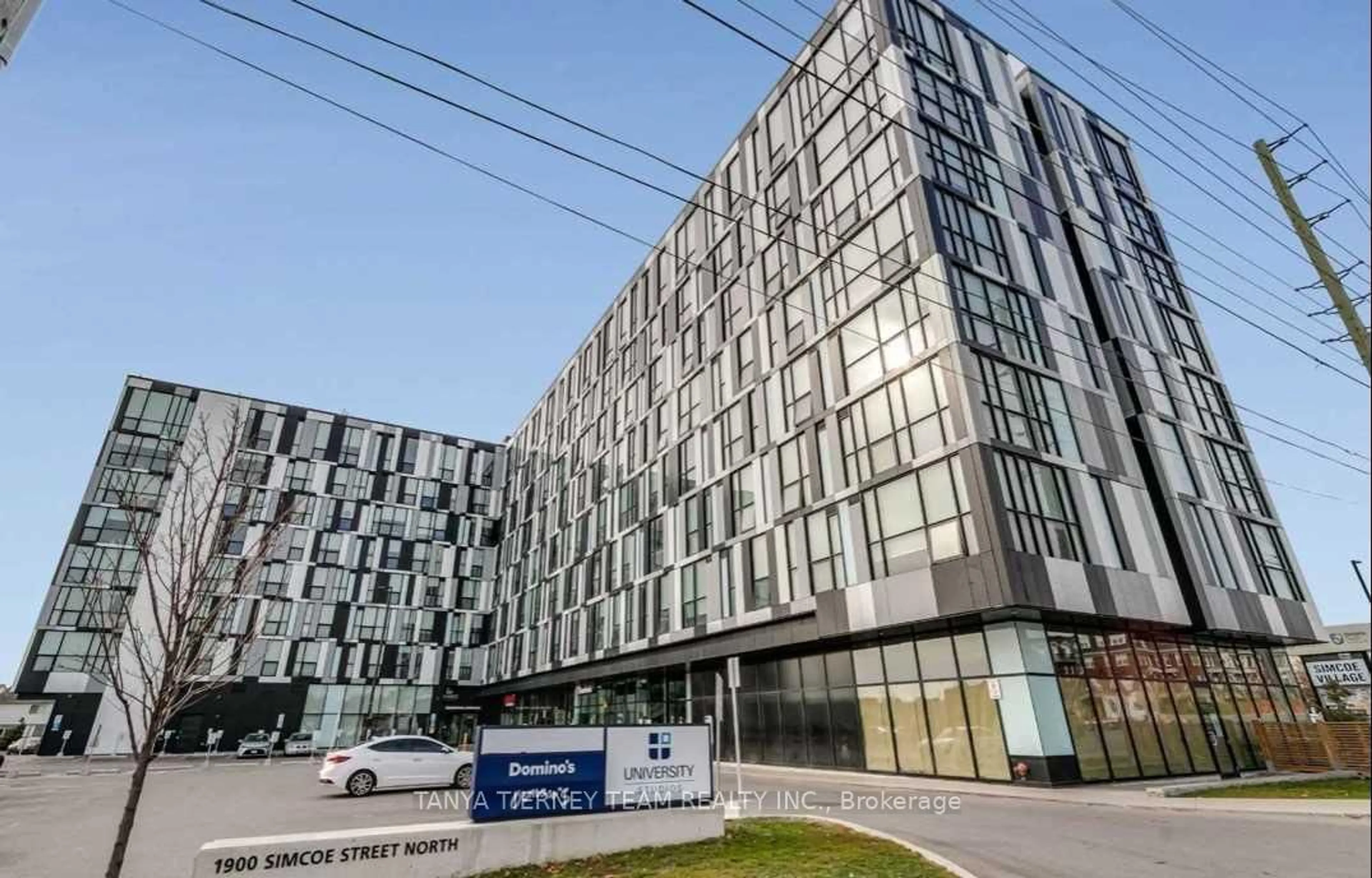Indoor foyer for 1900 Simcoe St #535, Oshawa Ontario L1G 4Y3
