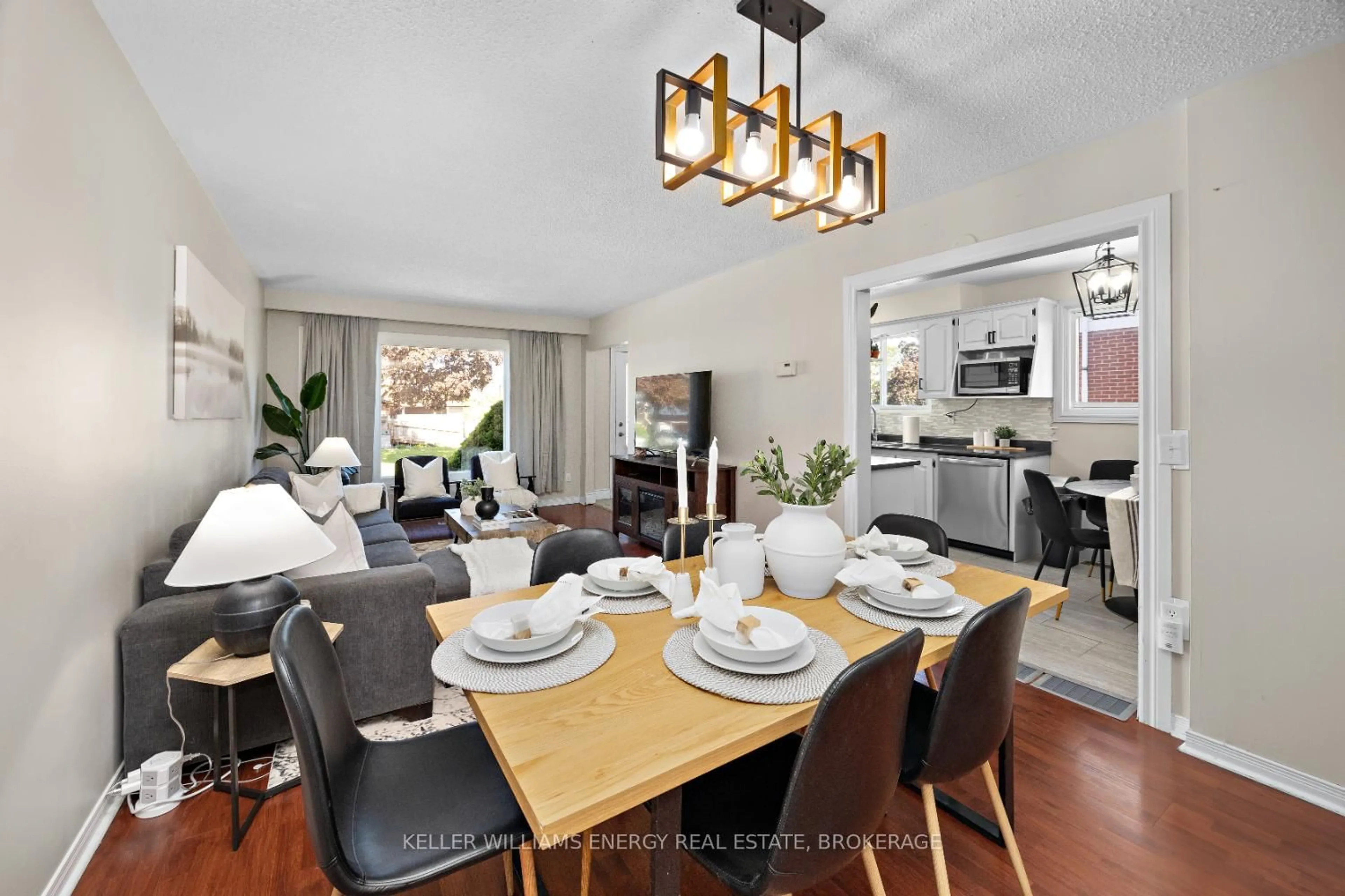 Dining room, unknown for 52 Vancouver Crt, Oshawa Ontario L1J 5X2