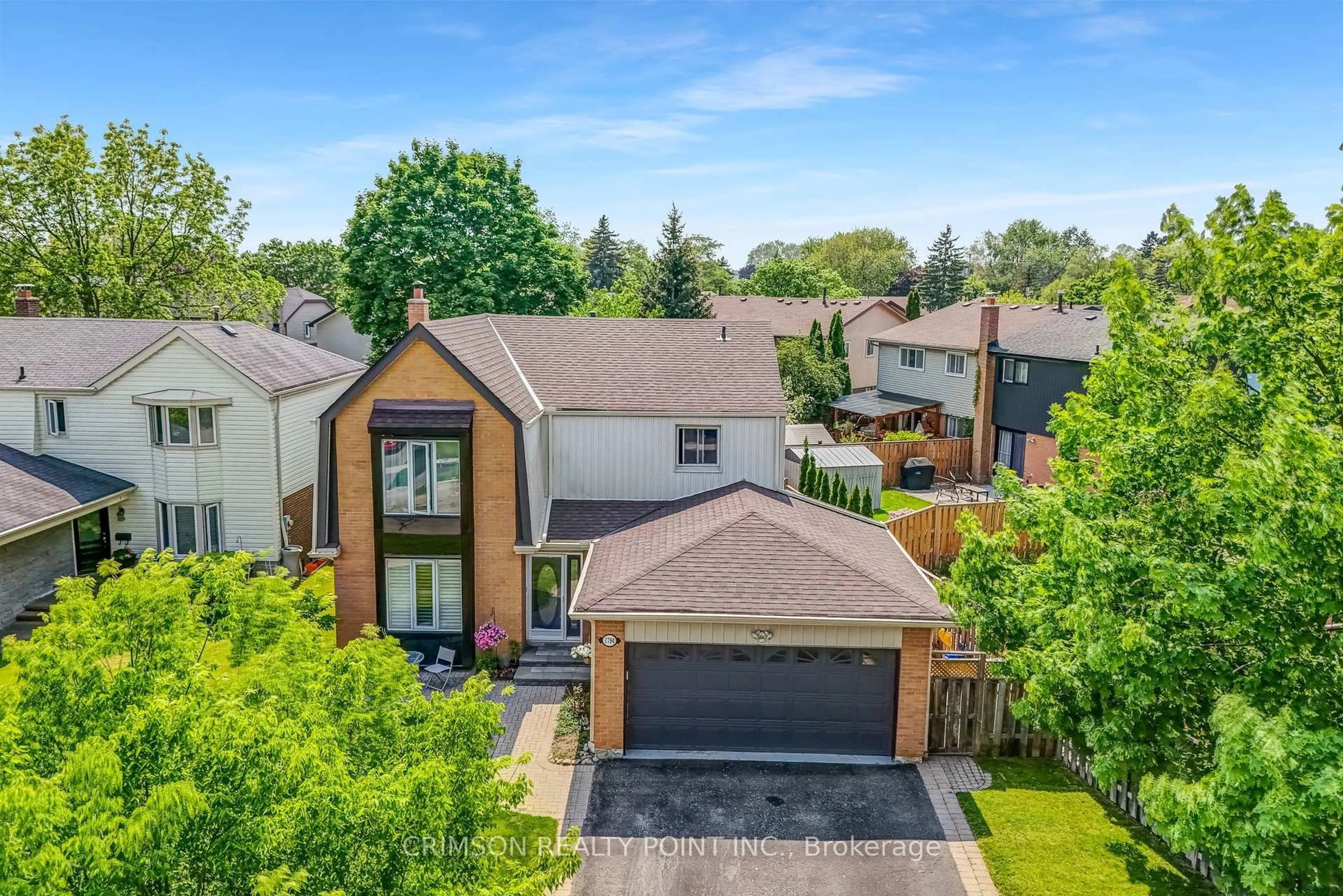 A pic from outside/outdoor area/front of a property/back of a property/a pic from drone, street for 1794 Meadowview Ave, Pickering Ontario L1V 3G8