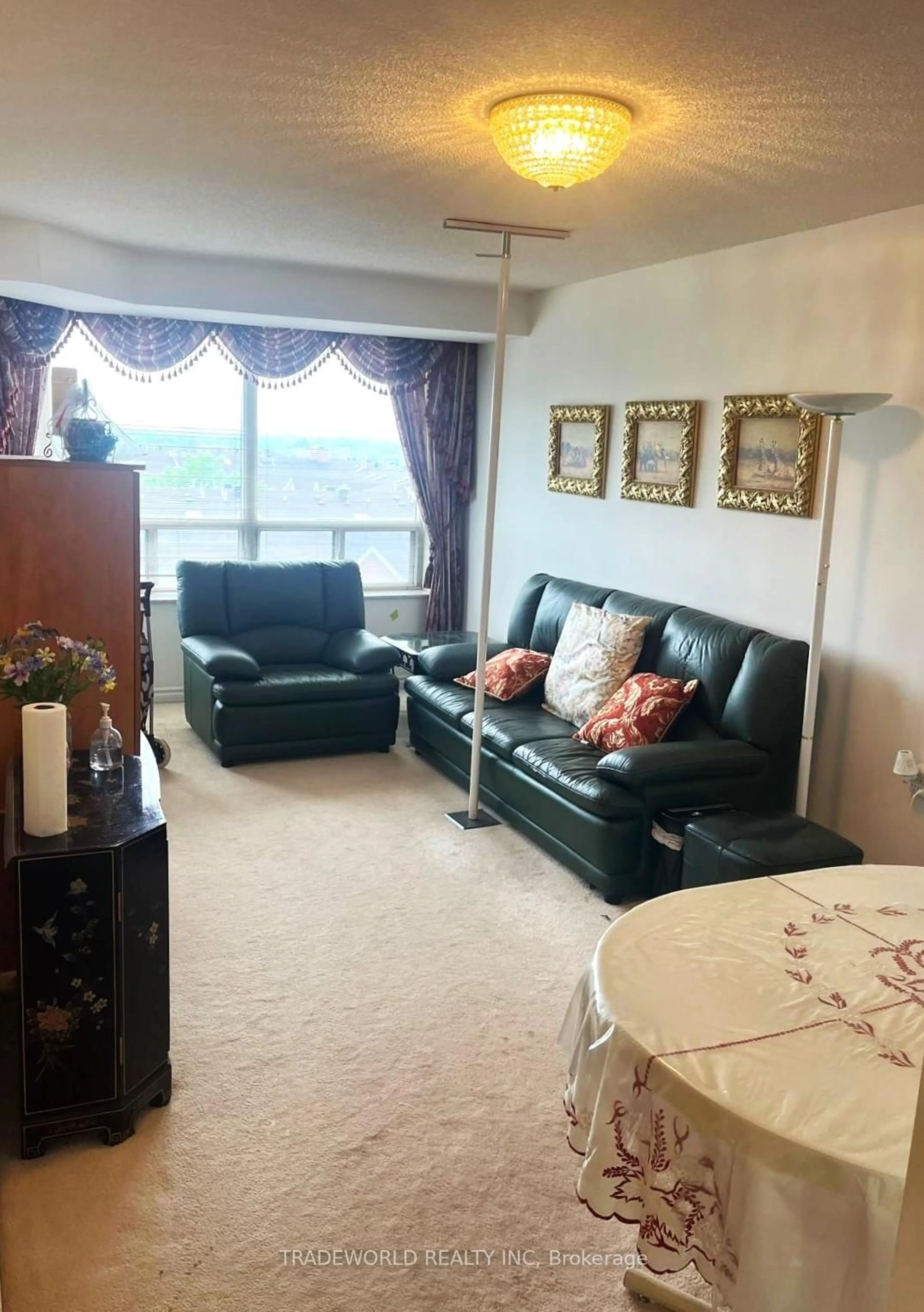 Living room with furniture, unknown for 3088 Kennedy Rd #712, Toronto Ontario M1V 5M4
