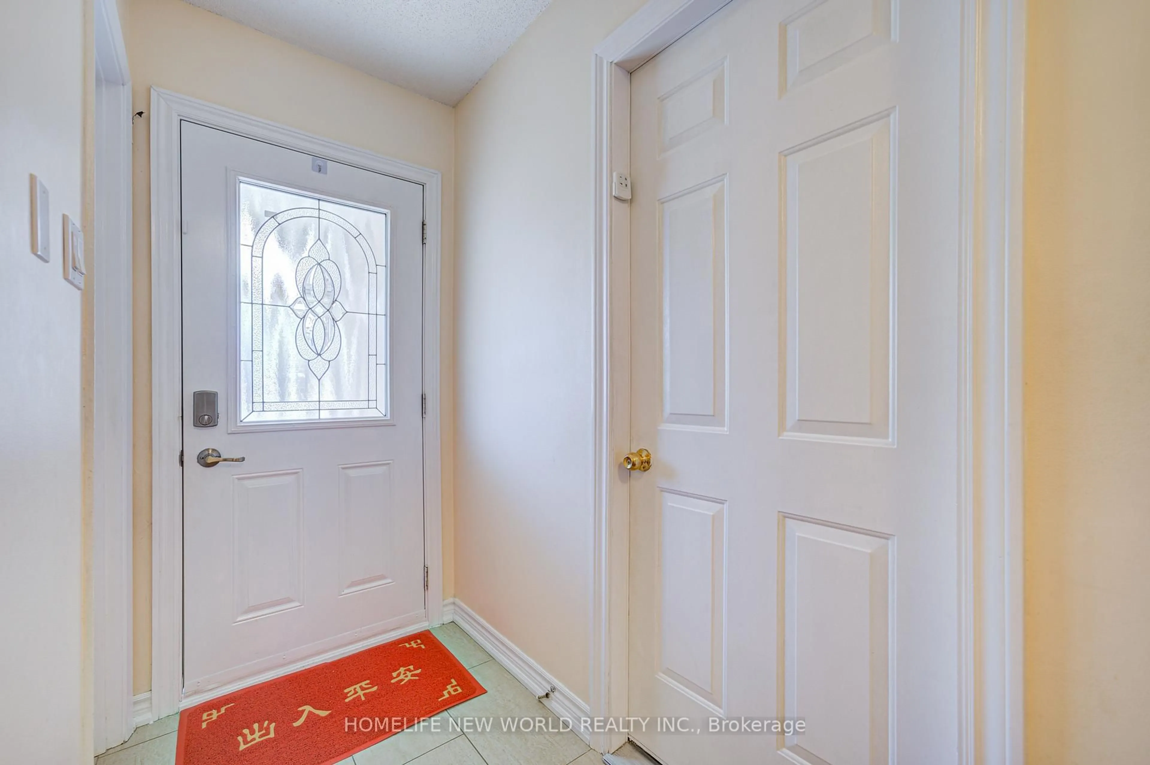 Indoor entryway for 46 Moorehouse Dr, Toronto Ontario M1V 2E1