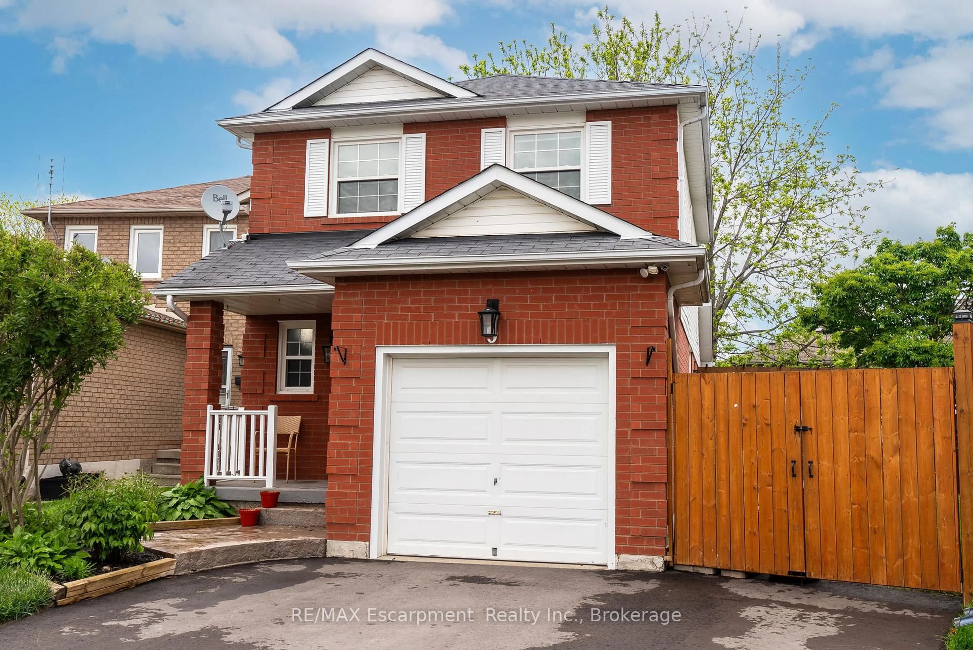 Home with brick exterior material, street for 9 Barker Crt, Clarington Ontario L1C 4M1