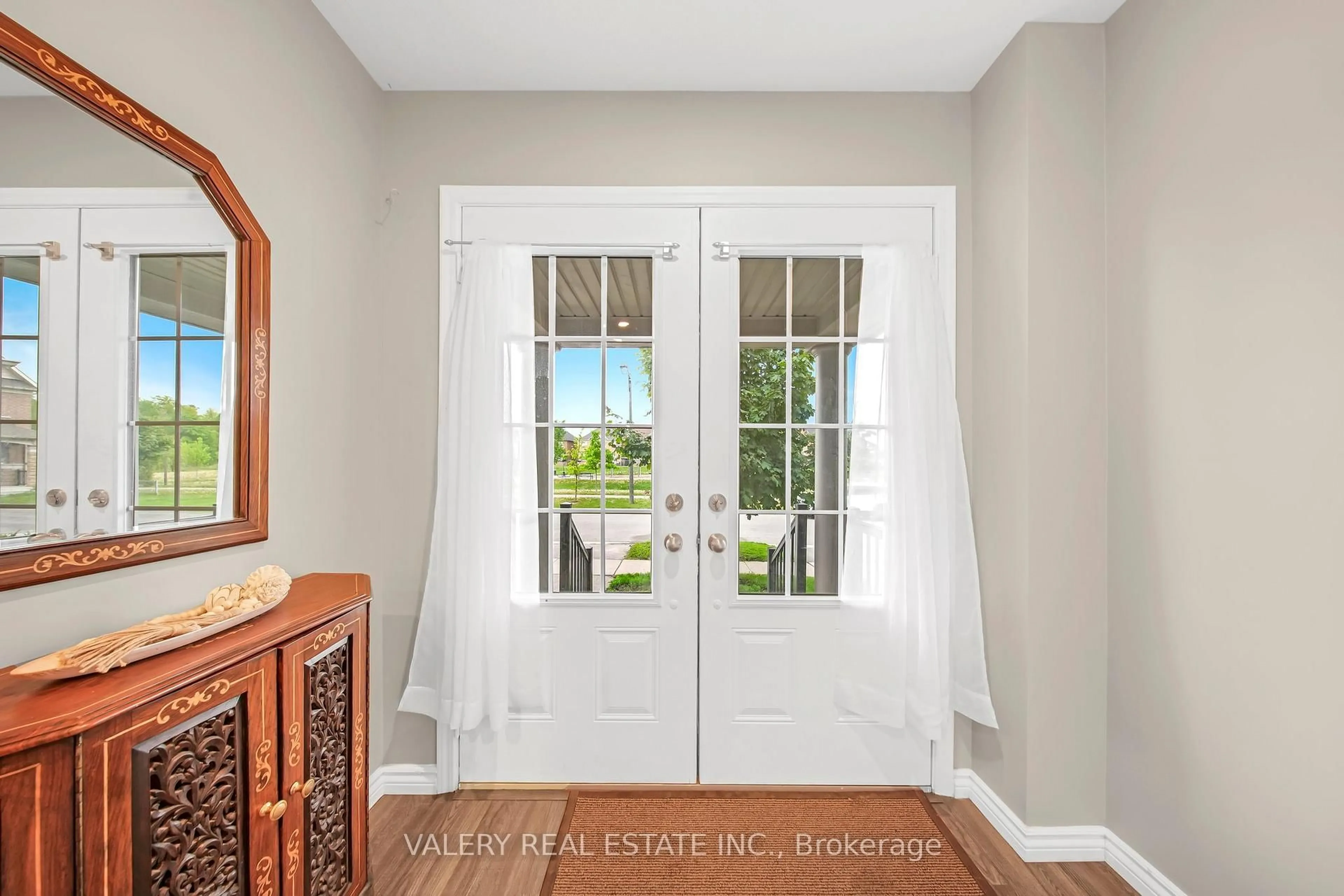 Indoor entryway for 2442 Equestrian Cres, Oshawa Ontario L1L 0L7