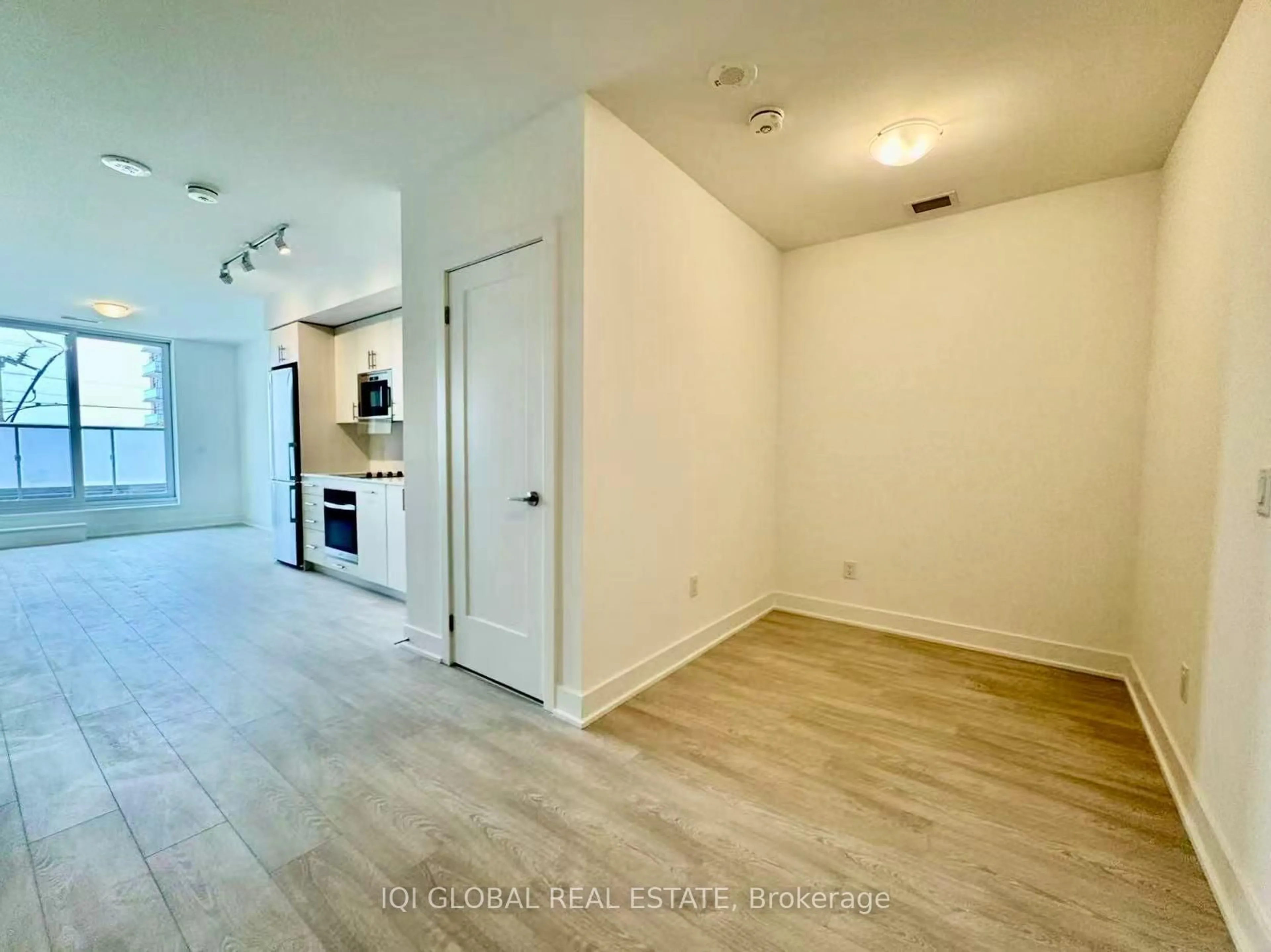 A pic of a room for 2545 Simcoe St #312, Oshawa Ontario L1L 0W3