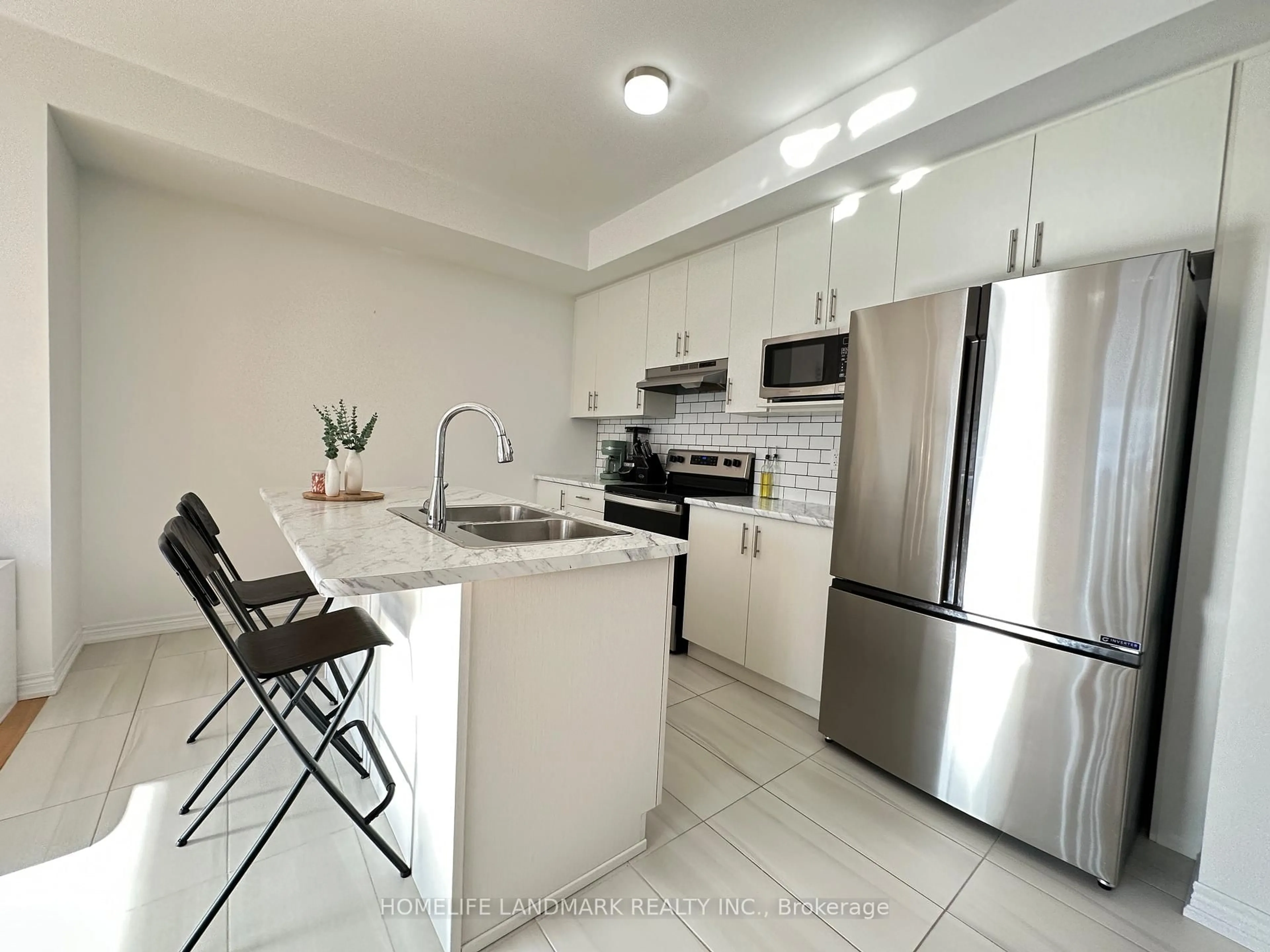 Standard kitchen, ceramic/tile floor for 1132 Lockie Dr, Oshawa Ontario L1L 0R9