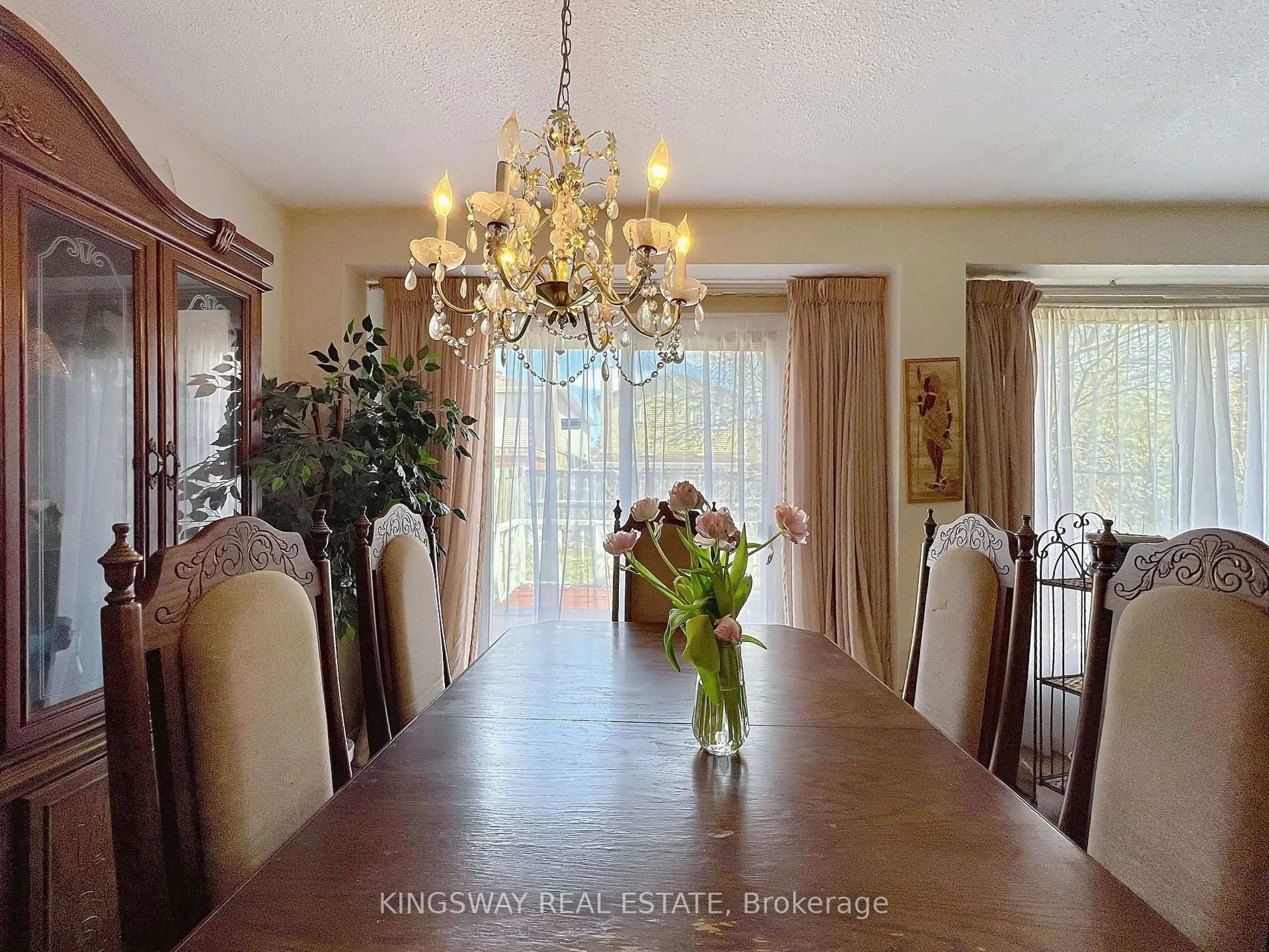Dining room, wood/laminate floor for 55 Copperwood Sq, Toronto Ontario M1V 2C2